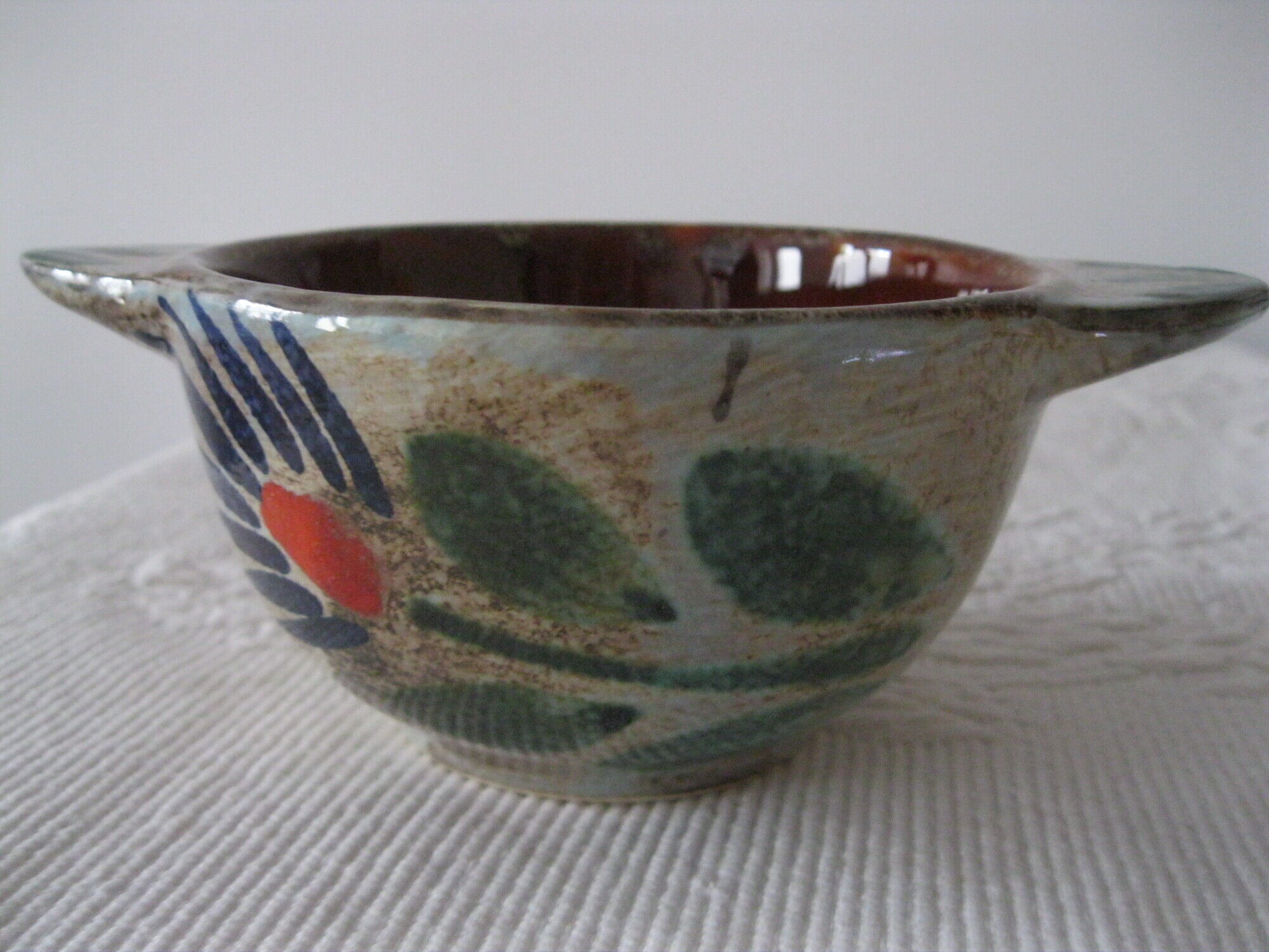 Lots of 2 bowls, St. Clement's faïencerie