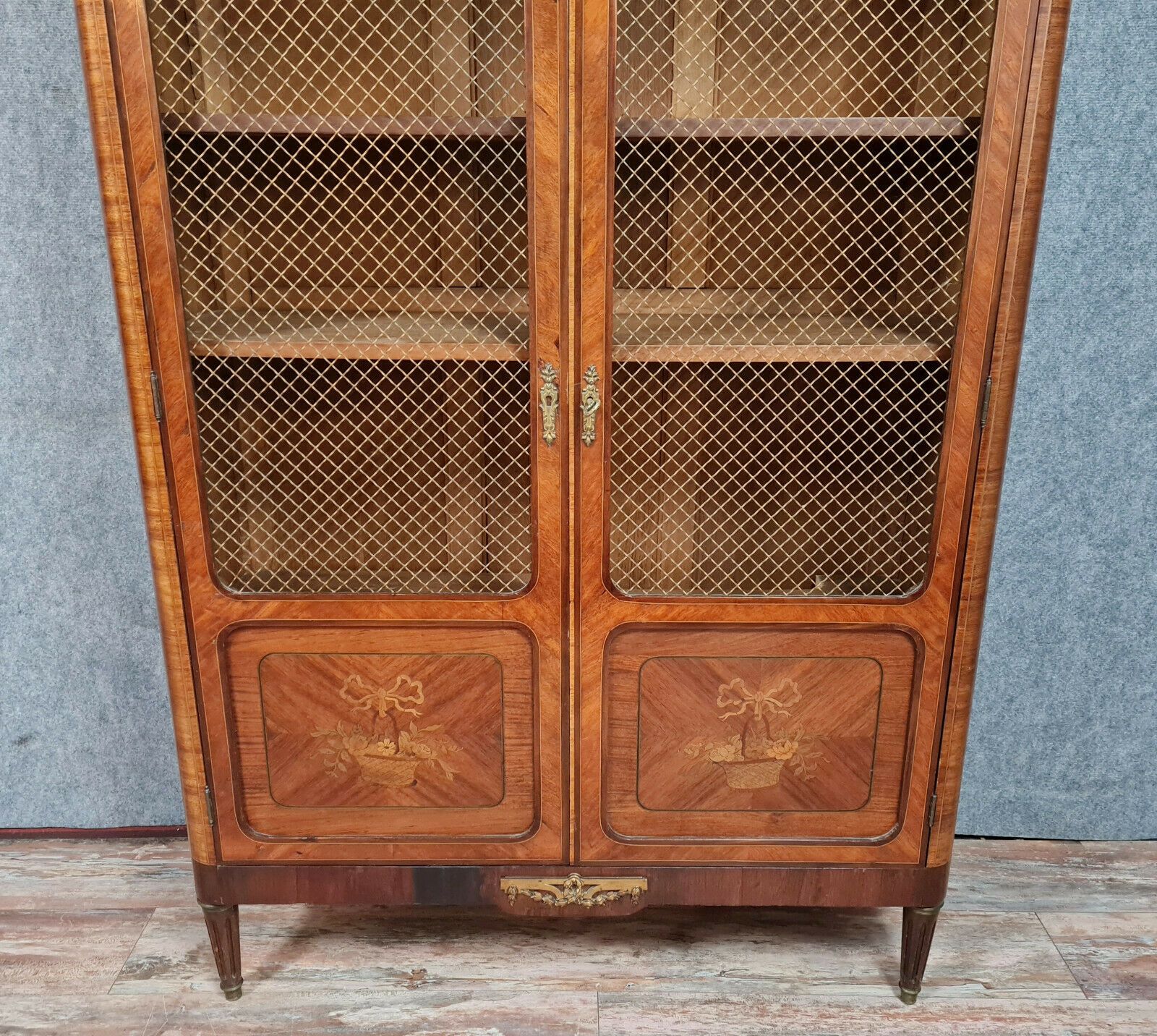 Louis XVI library in precious wood markers around 1850