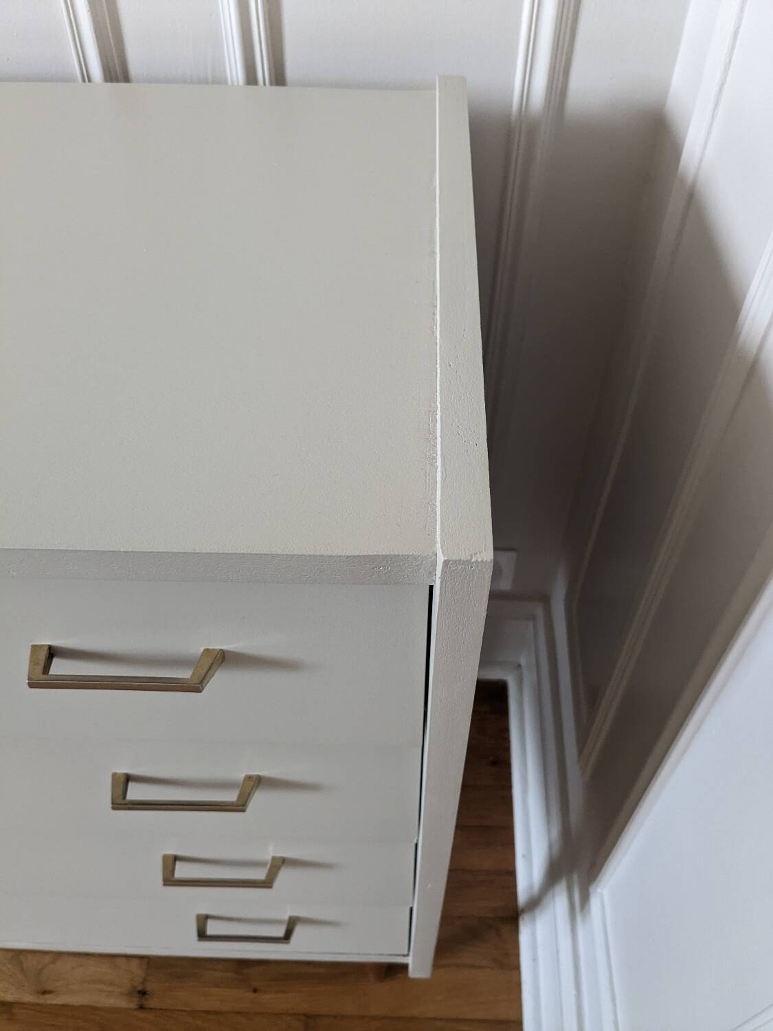 Vintage chest of drawers with spindle legs
