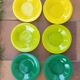 18 assiettes Memphis
