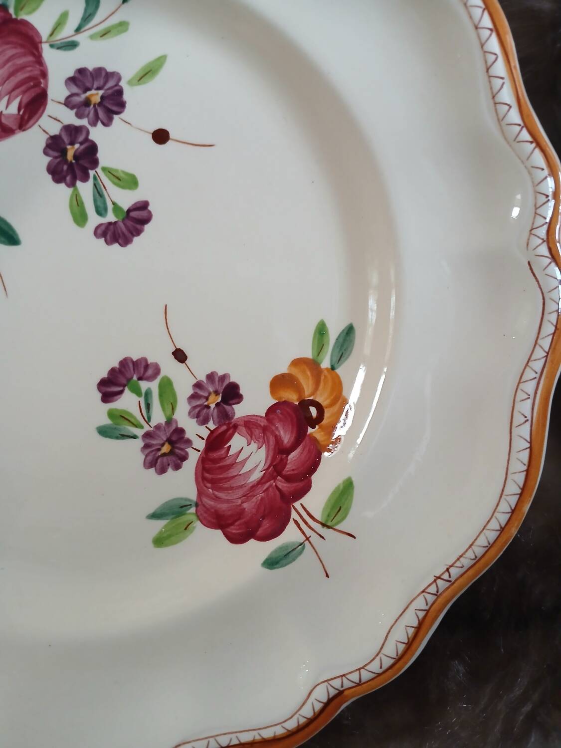 10 vintage Longchamp dinner plates