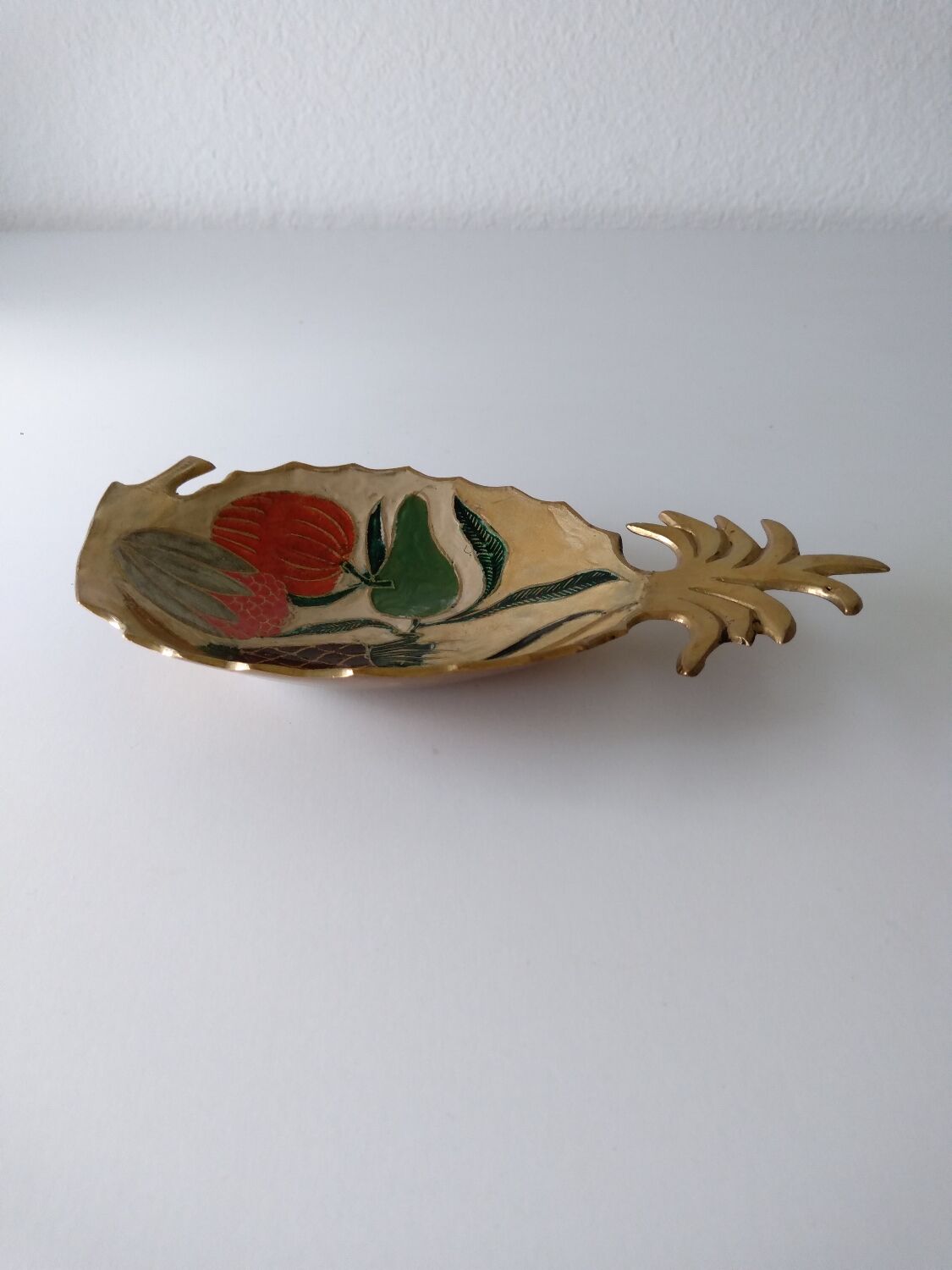 Empty pocket pineapple enamelled brass