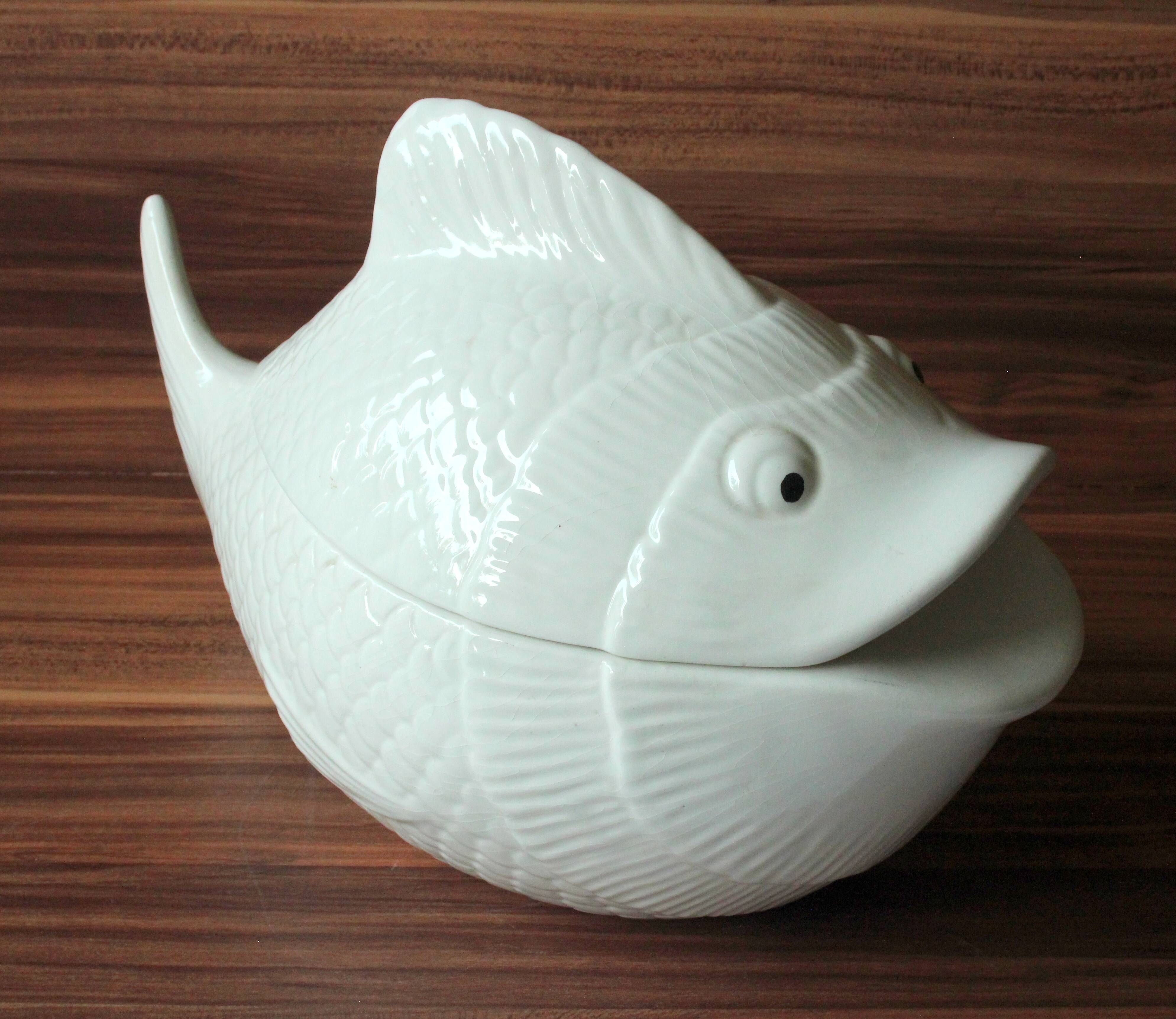 Large white fish shaped ceramic terrine - tureen with lid - Vintage