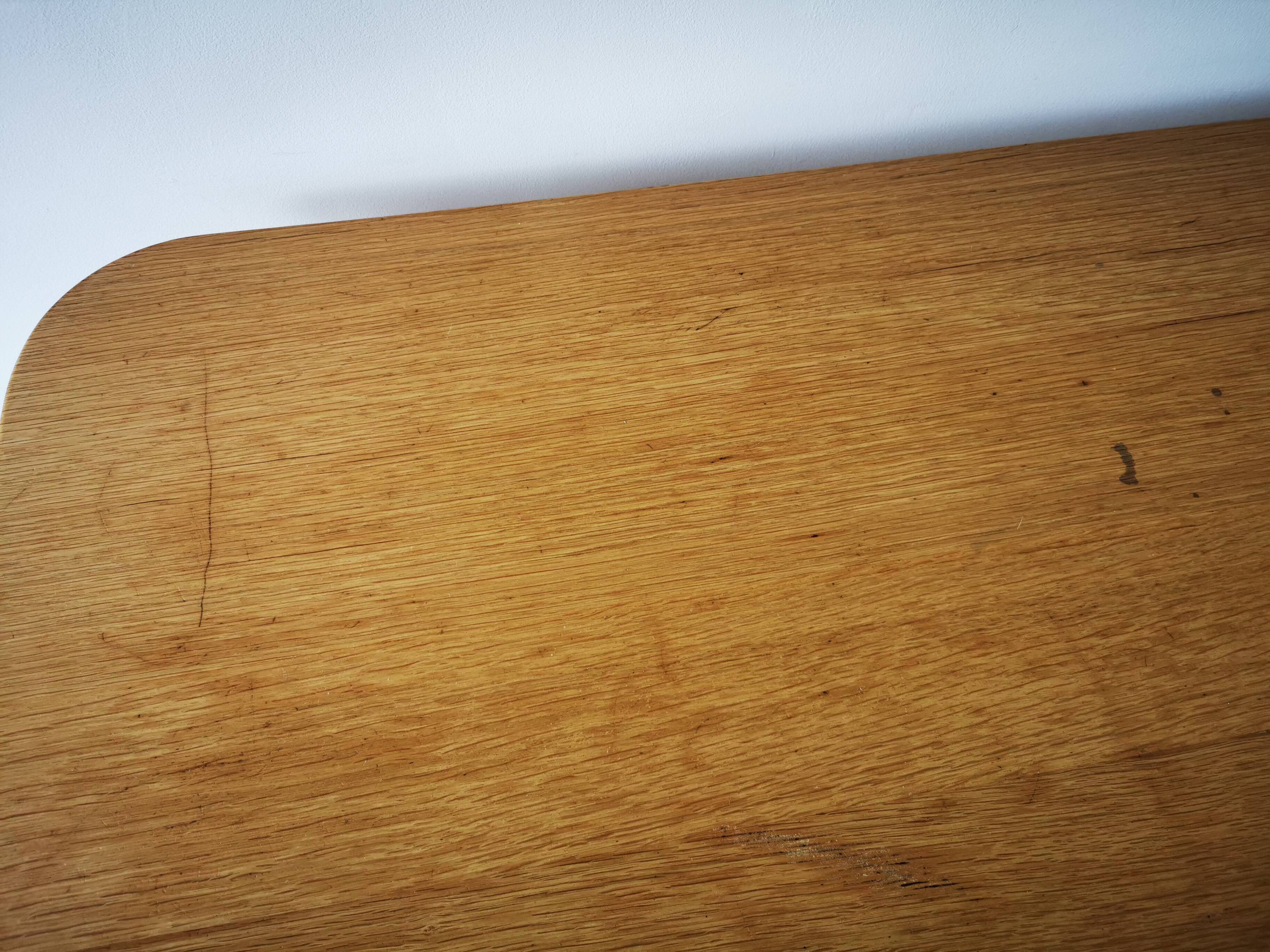 Numbered solid oak table designer