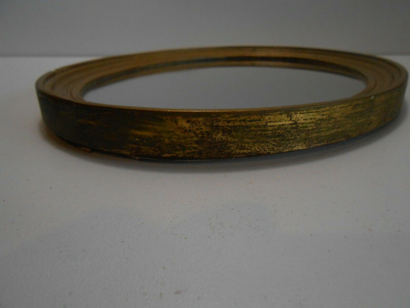 Oval mirror gilded wood