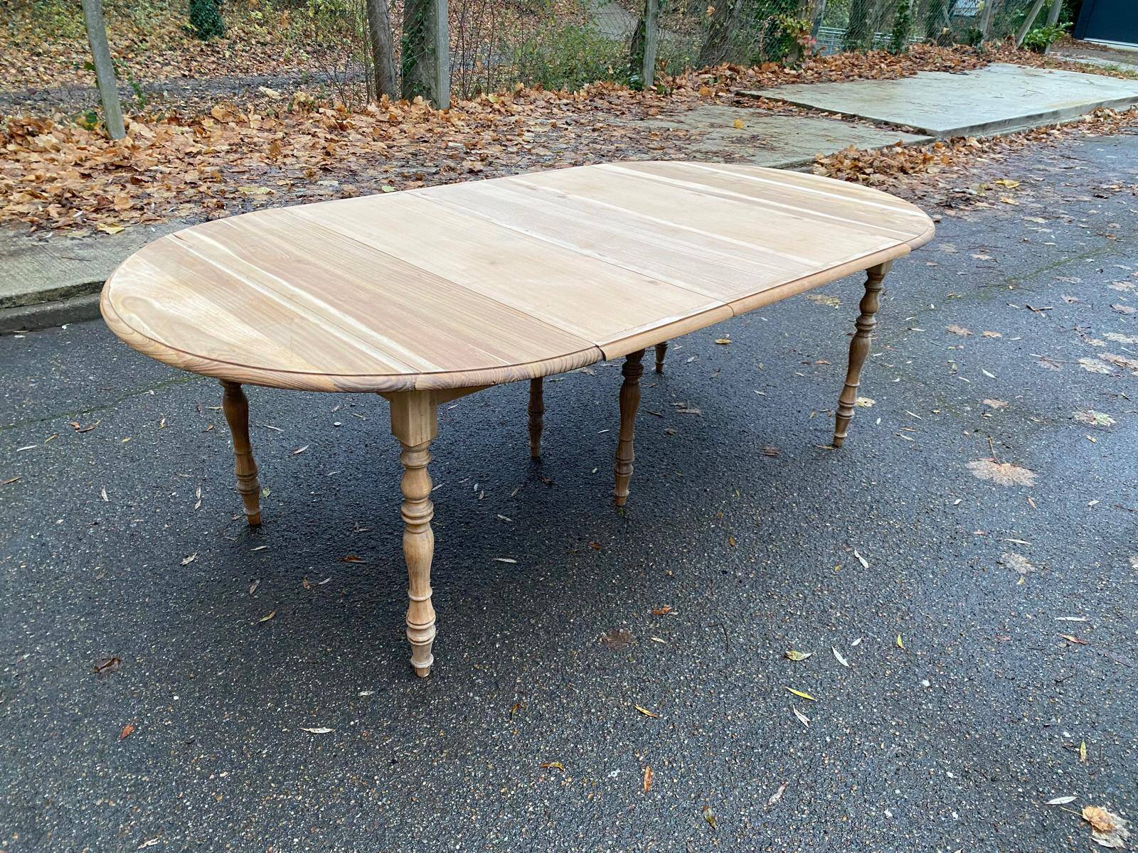 19th century Louis Philippe extendable round dining table, restored in wood, 230