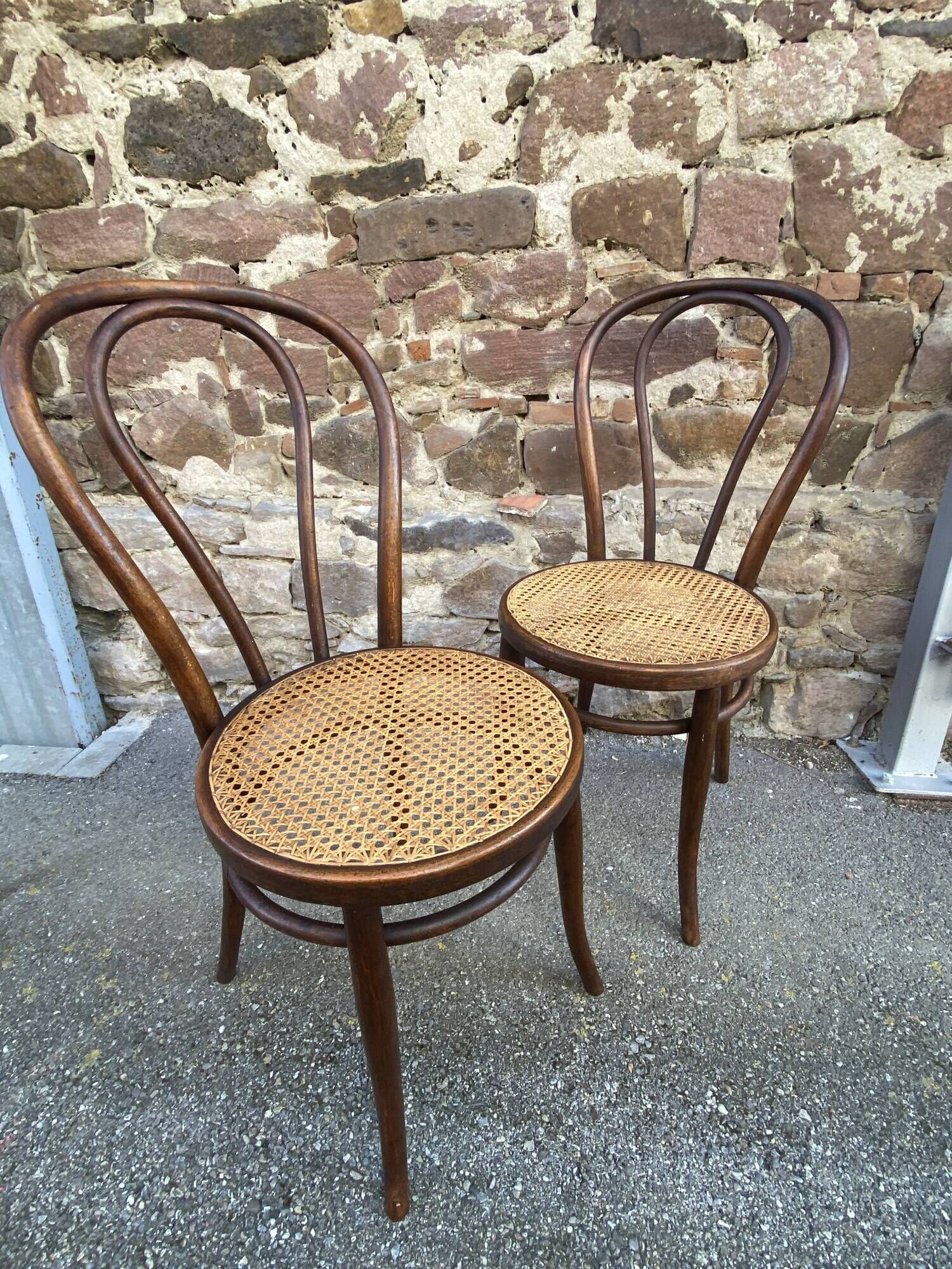 pair of Fischel Thonet Nr 18 curved wood bistro chairs