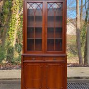 English display cabinet with 2 doors, mahogany imitation, 1990.