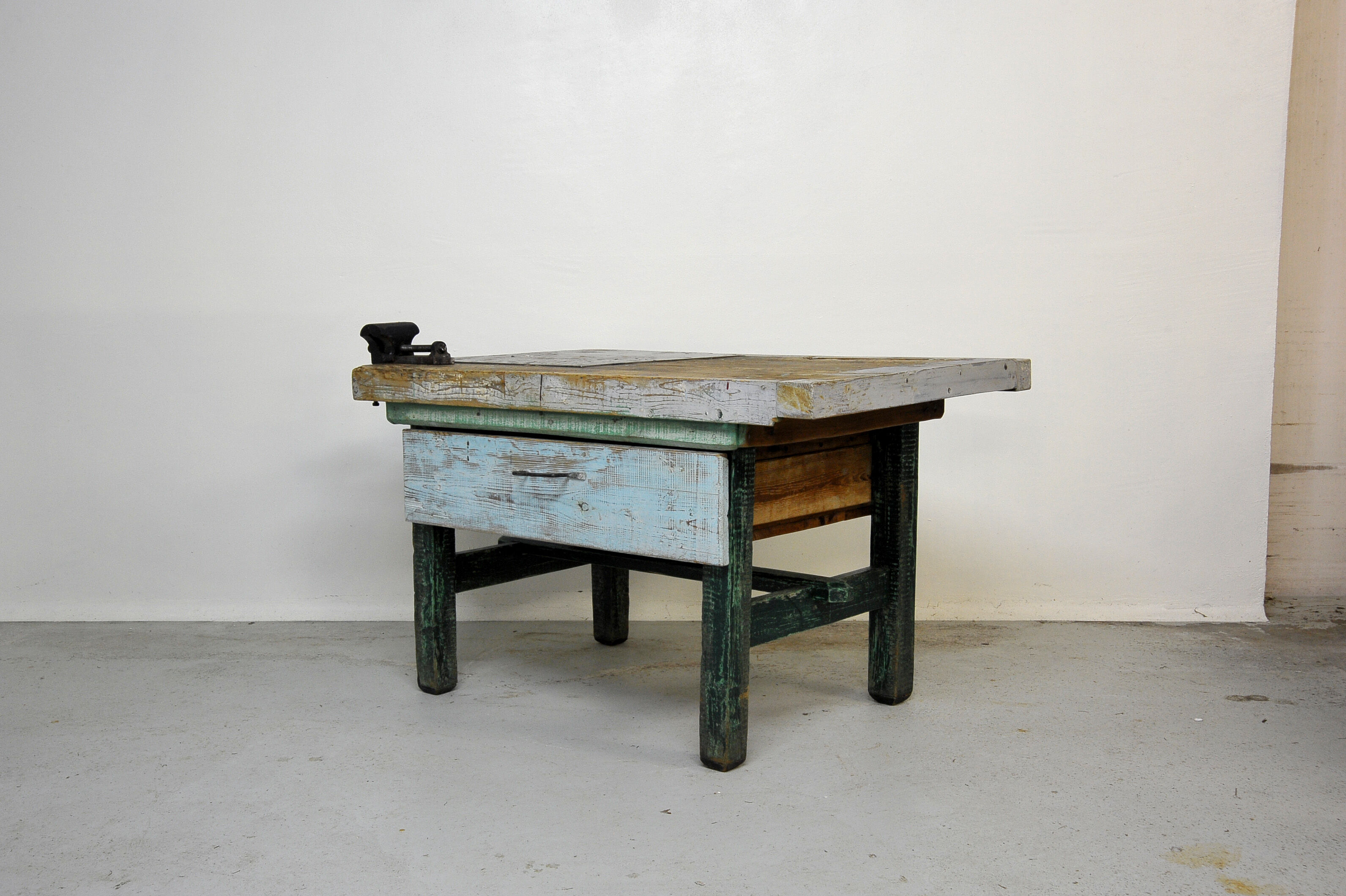 Old solid wood workbench 40/50