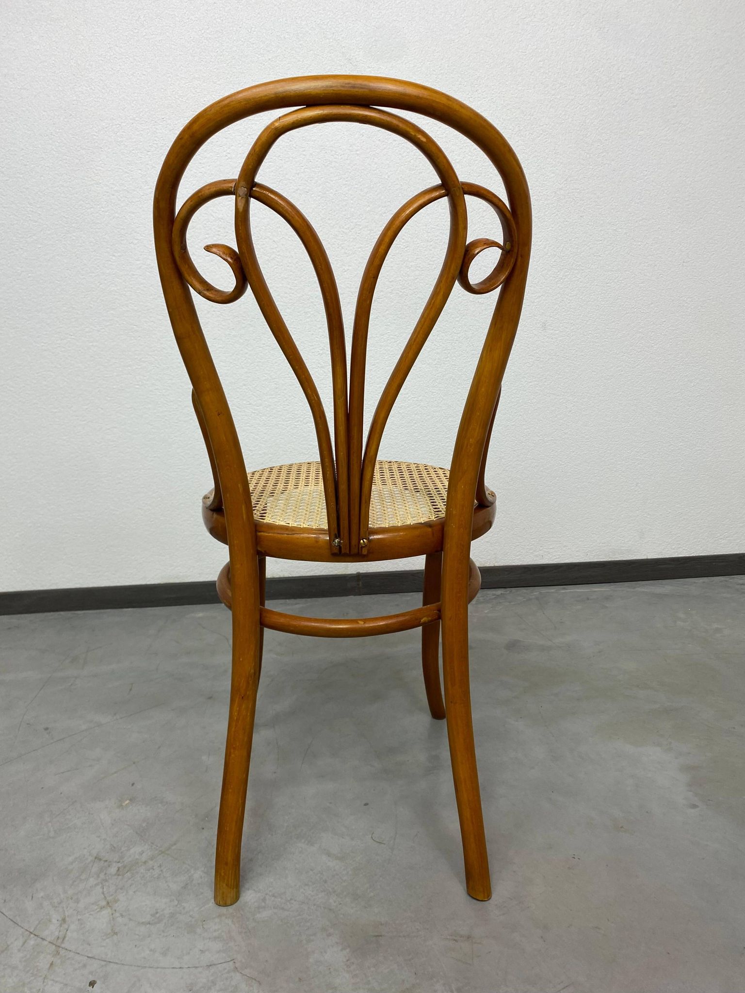 Curved wooden dining chair by Löbl Wieisskirchen
