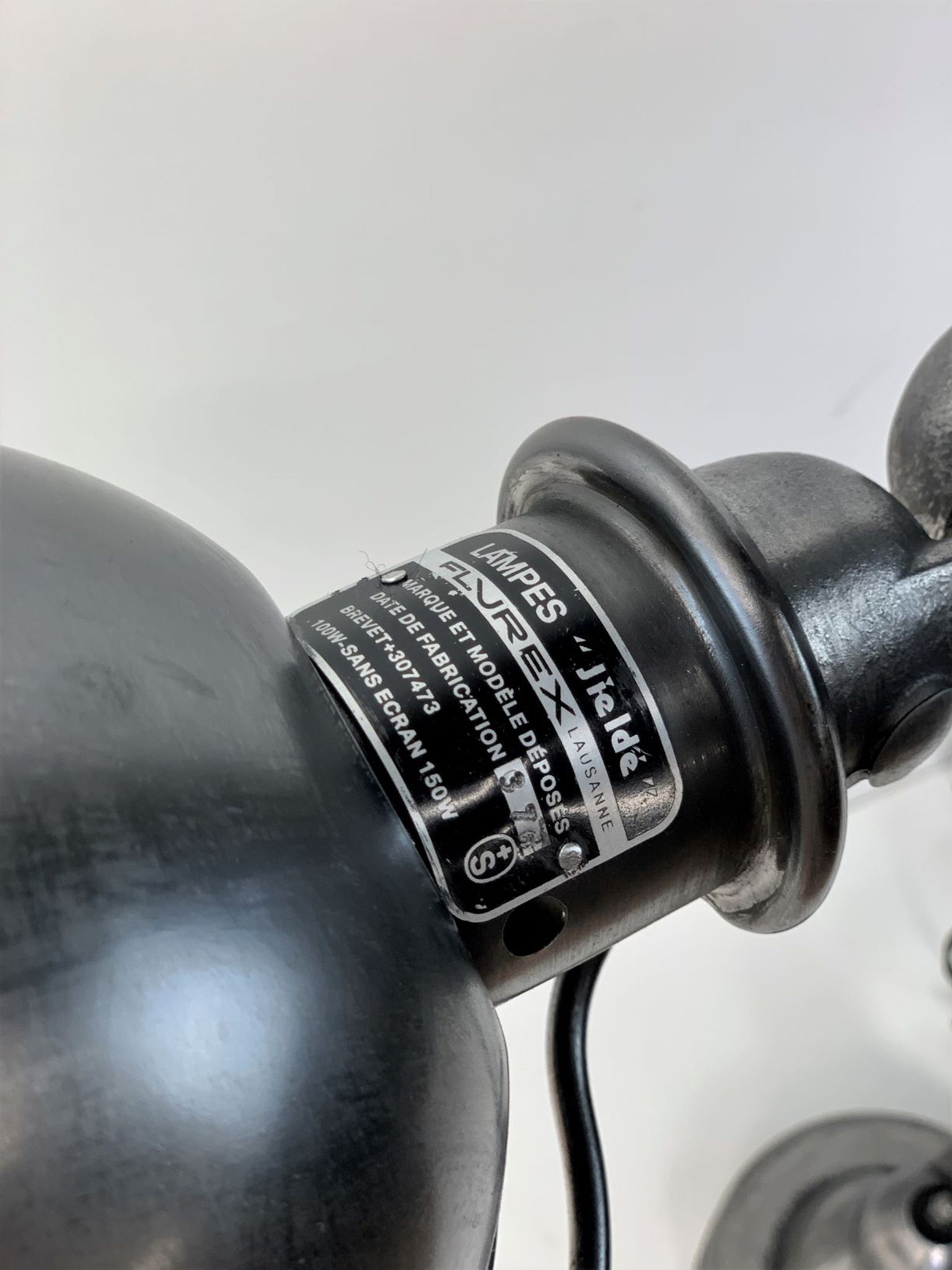 Ancienne lampe Jieldé sous licence Flurex Suisse