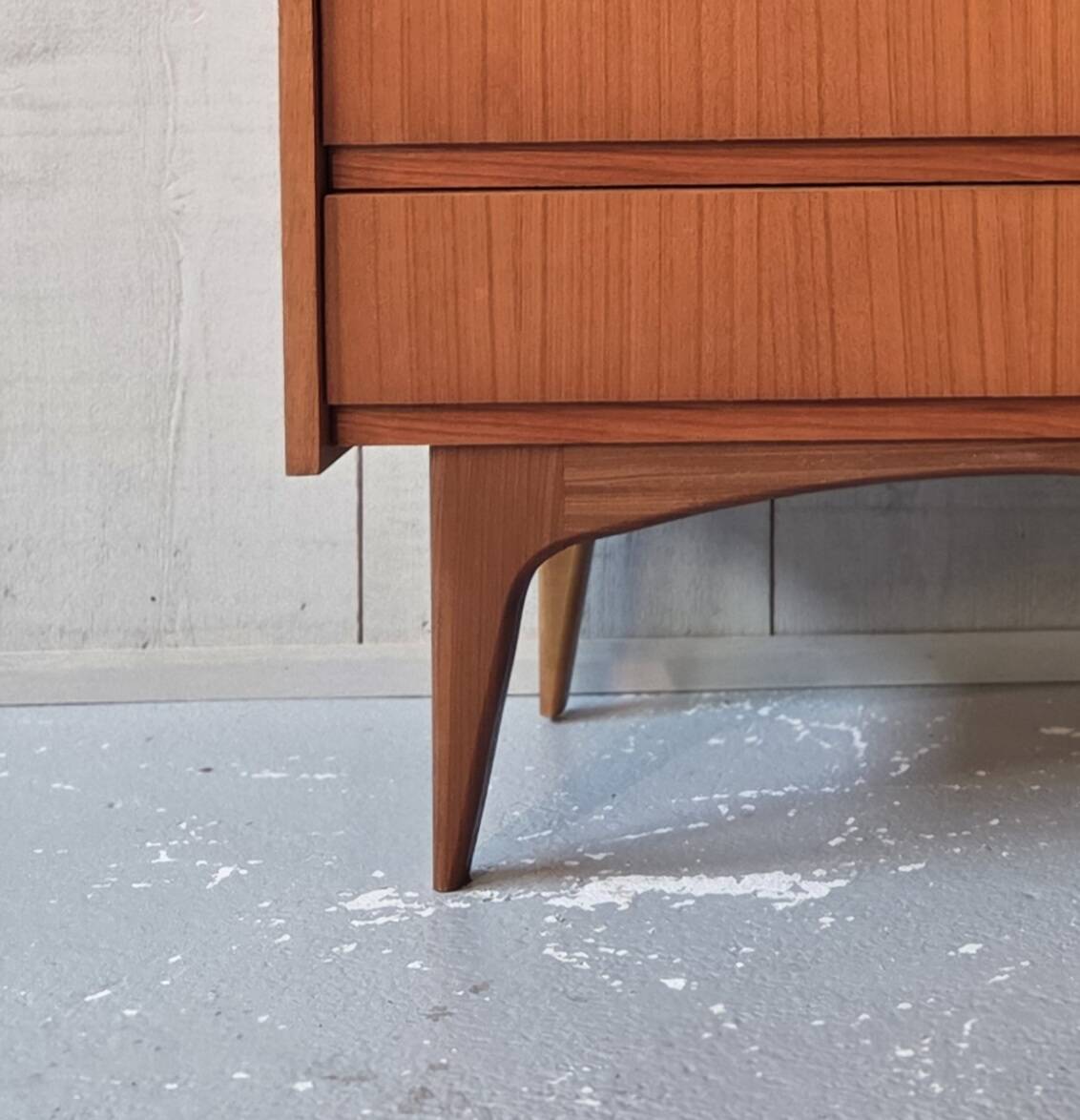 Scandinavian chest of drawers