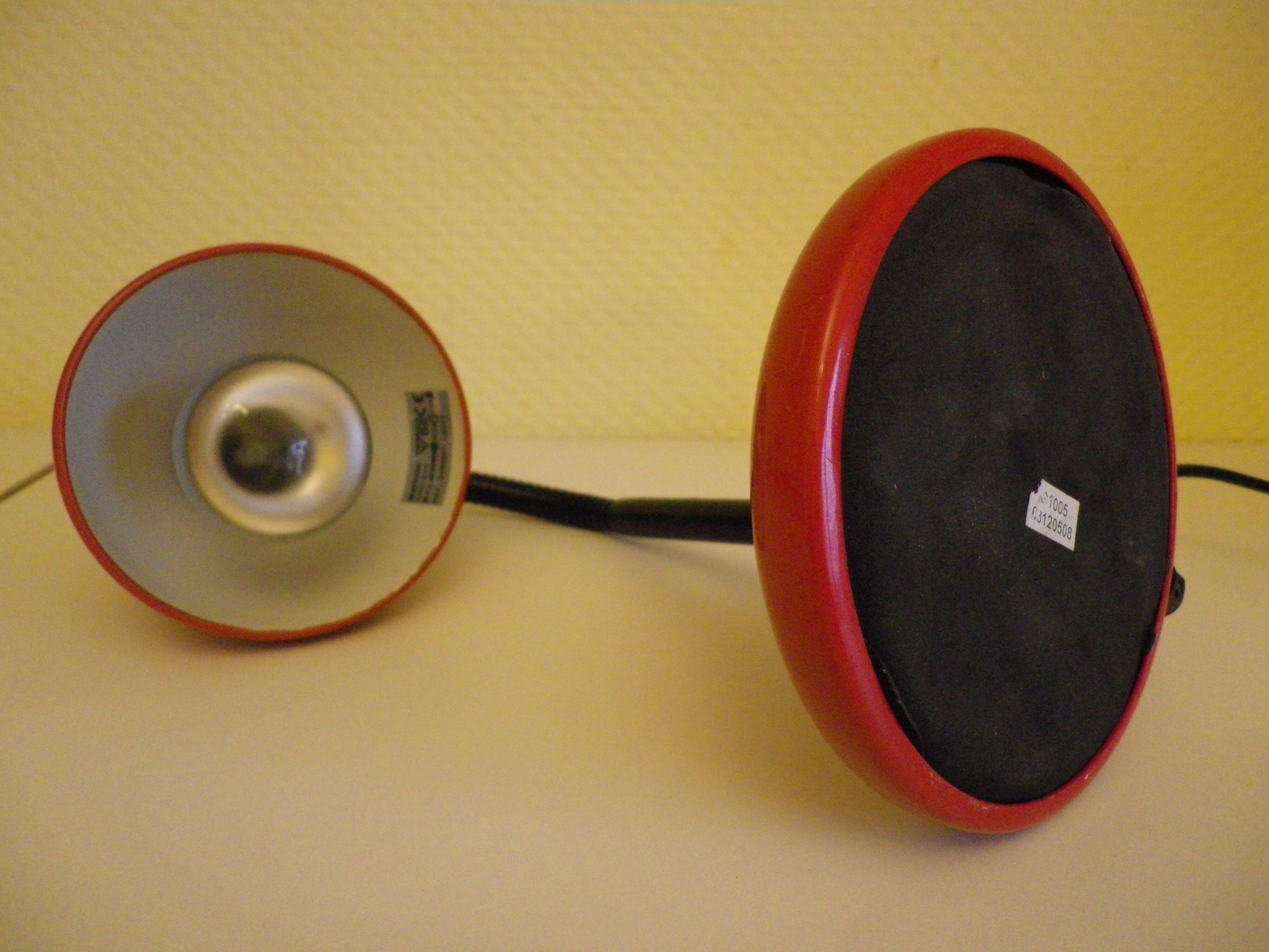 Vintage enamelled table lamp from the 70s