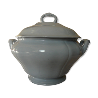 Villeroy and Boch blue vintage soup ière
