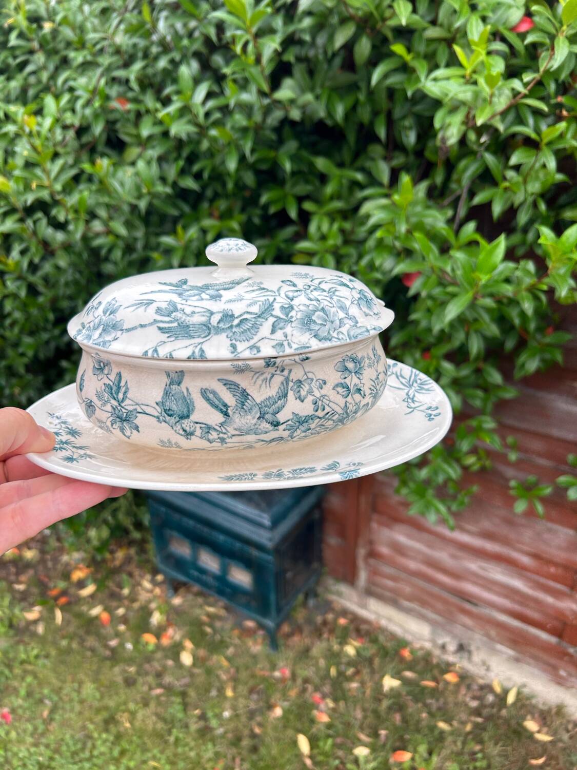 Mignon Longwy iron earth sauce boat