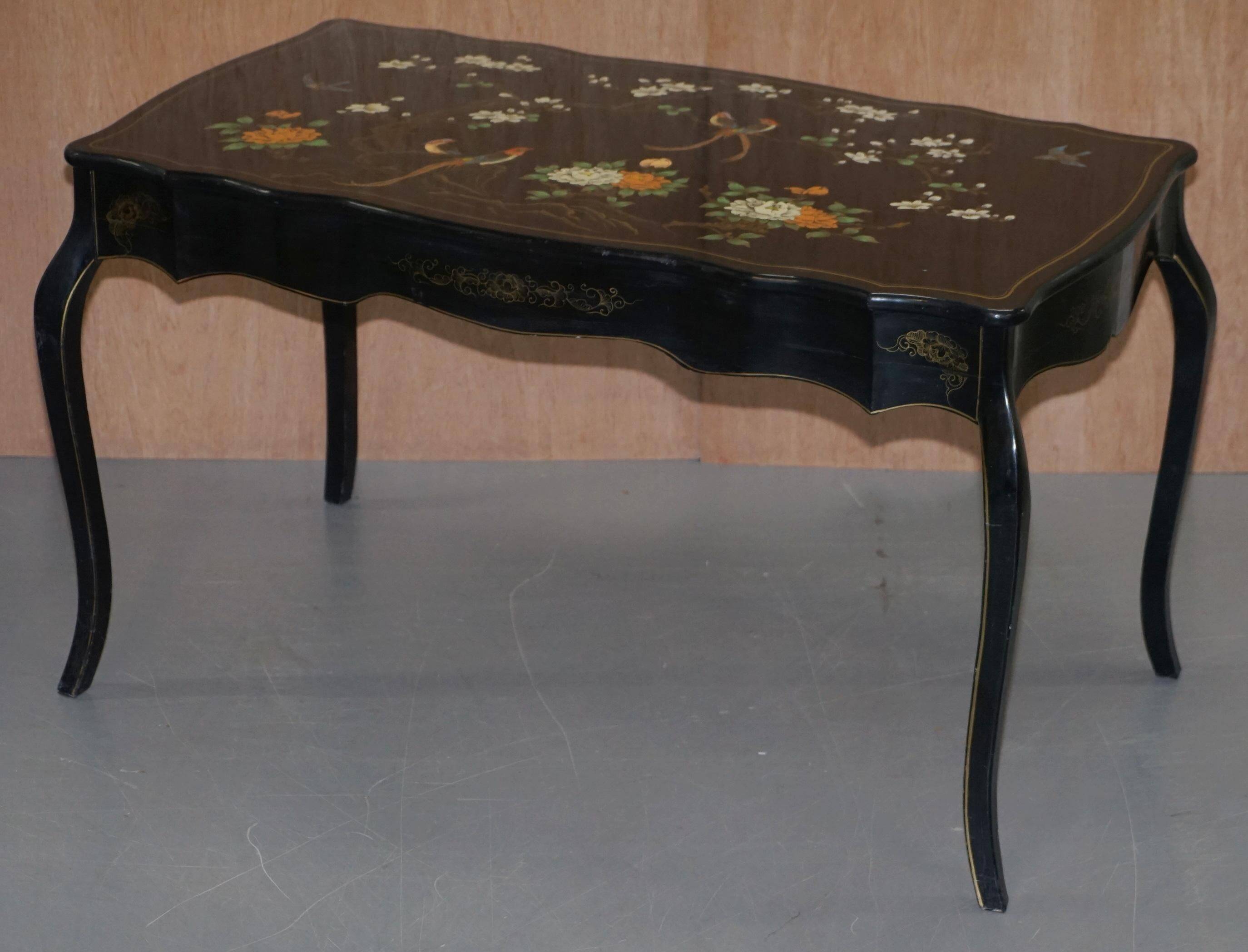 Bureau d'écriture vintage peint polychrome laqué noir avec oiseaux et fleurs