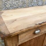 Small Parisian buffet sliding doors