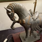 Lampe vintage cheval  en étain