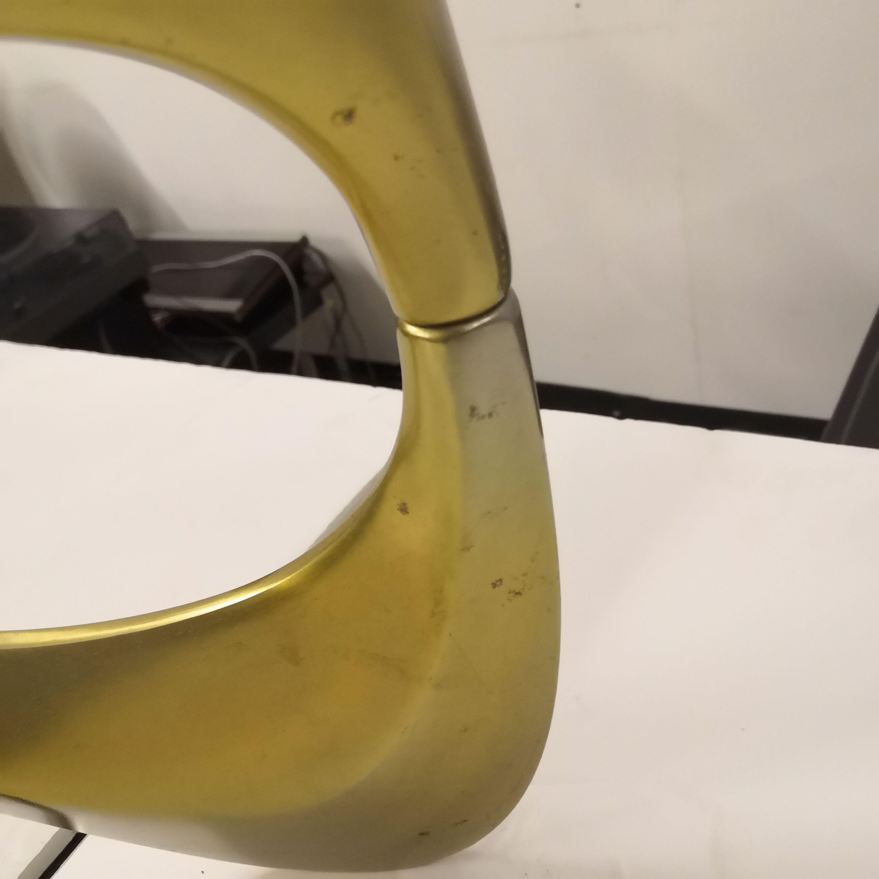 Table low Snake Knut Hesterberg