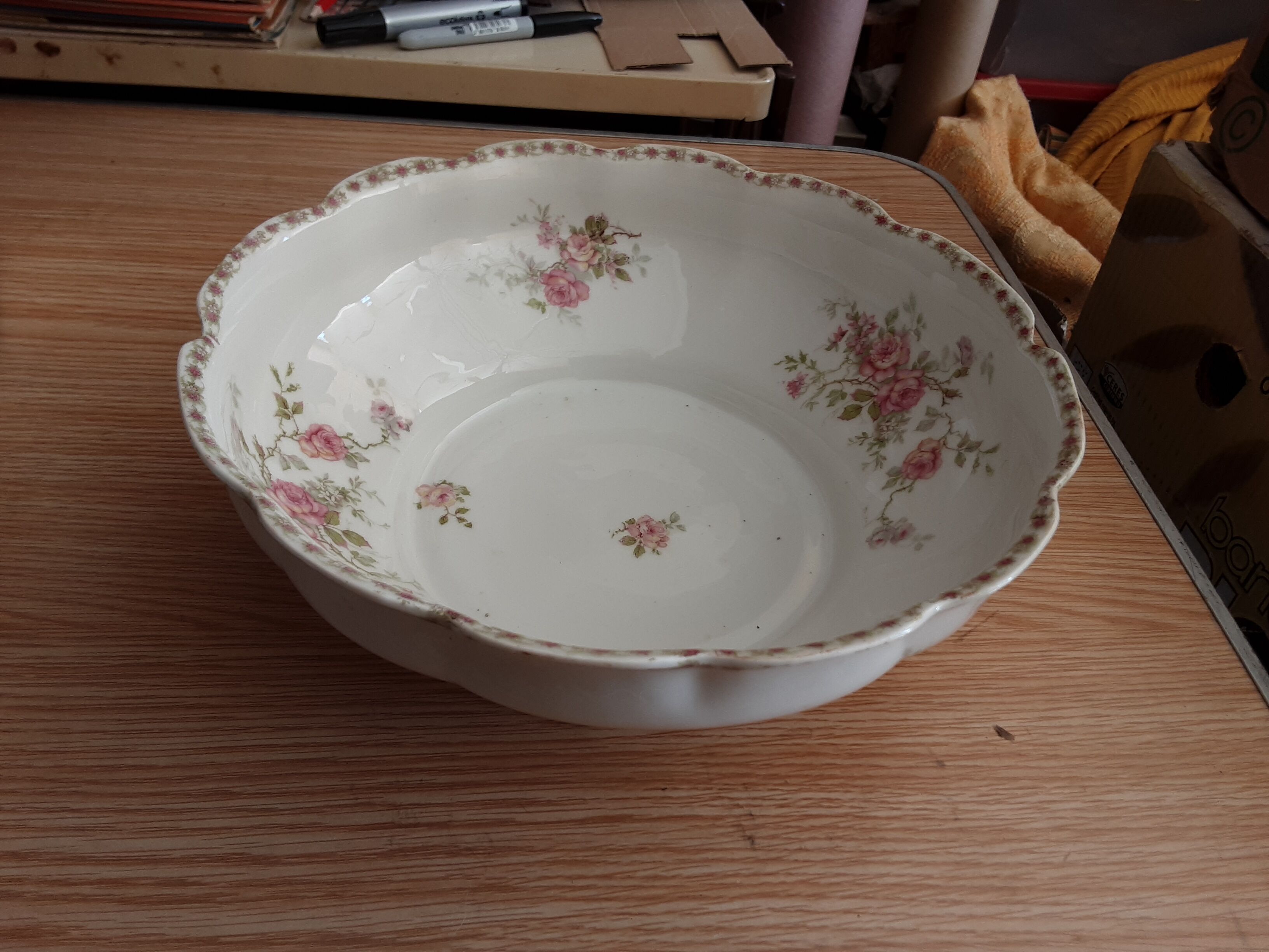 Limoges porcelain salad bowl rooster brand jbt & cie 1910 rose stems