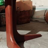 Baumann Scandinavian round table