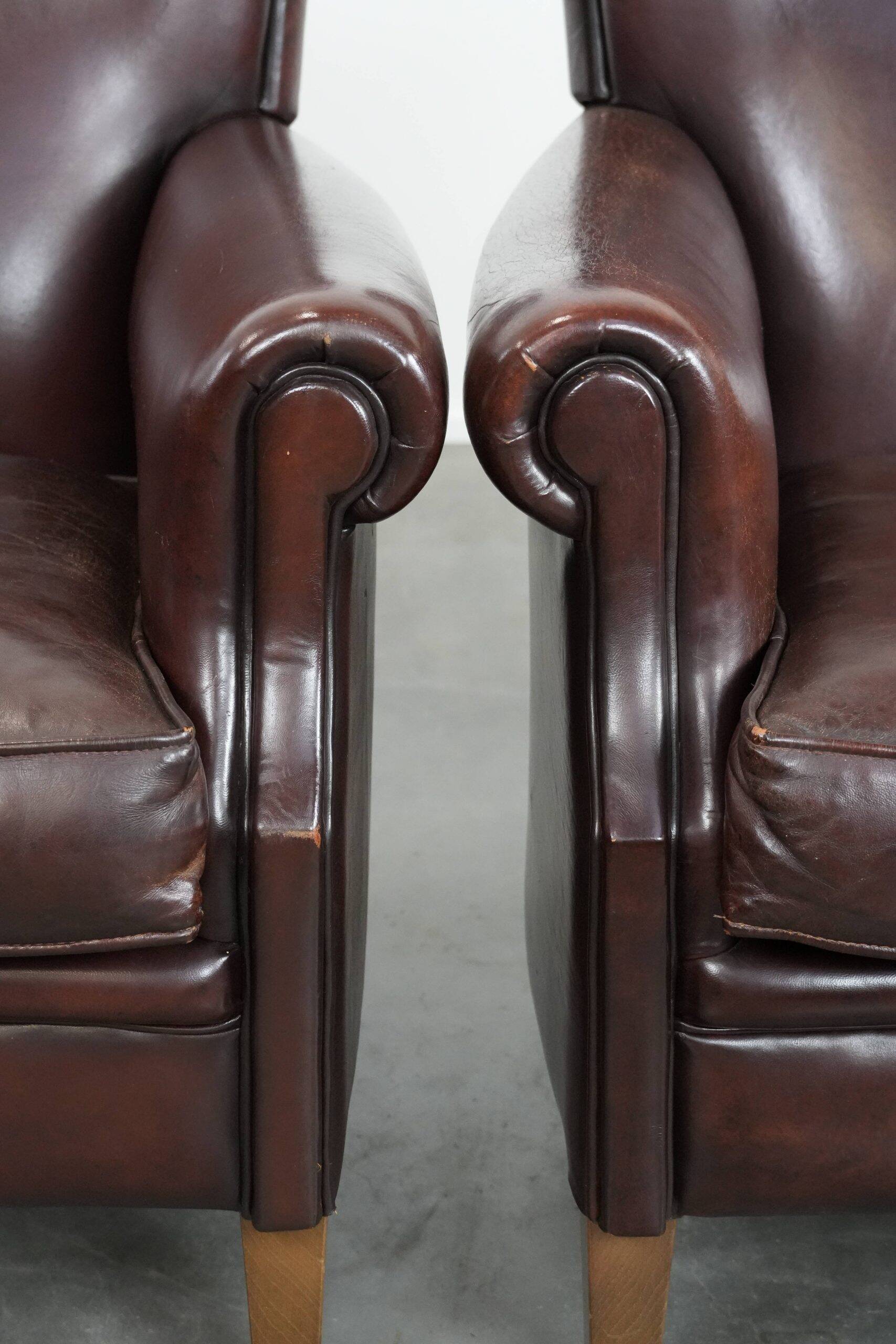 Set of 2 luxury sheepskin armchairs with a timeless look