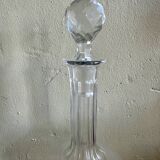 Carafe ancienne en verre moulé