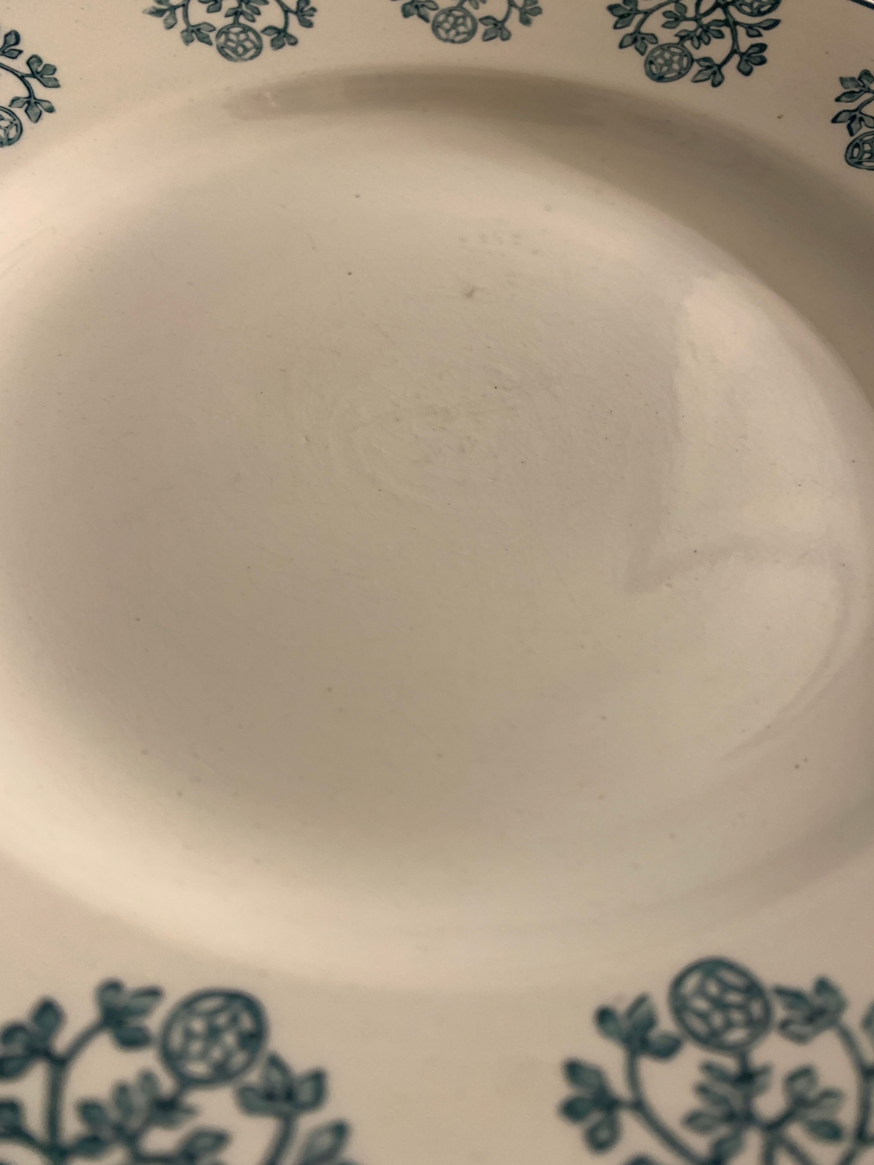 9 flat plates in old earthenware, Sarreguemines and Digoin, model René