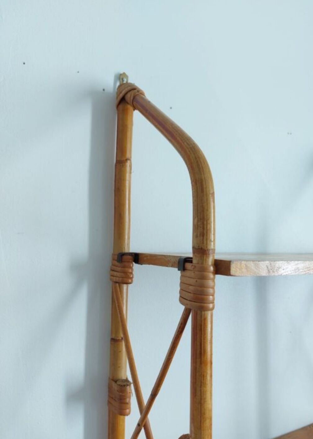 Etagere en rotin vintage