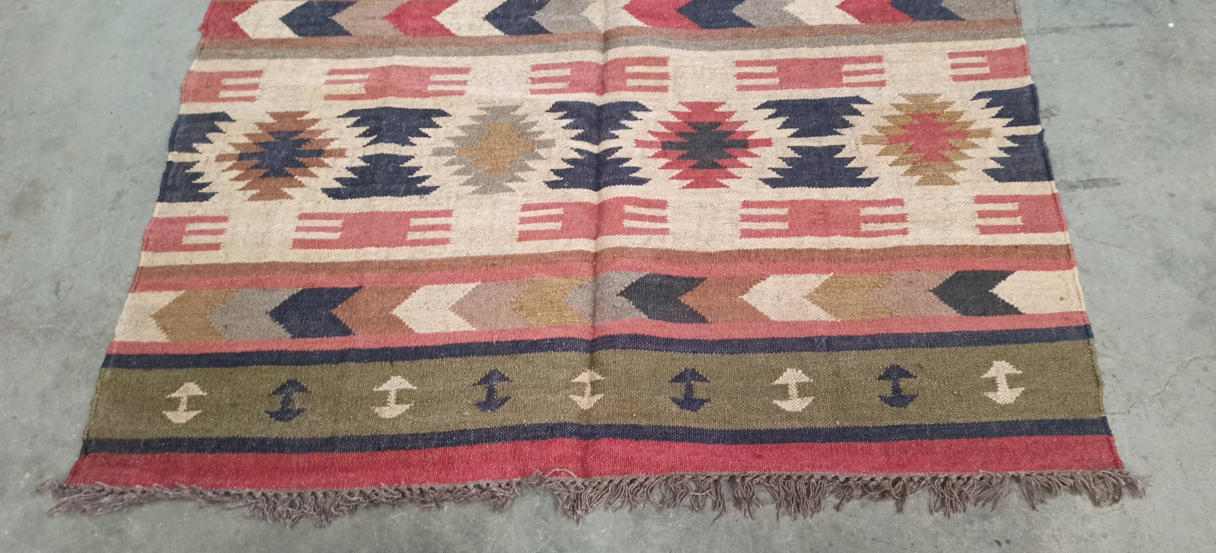 Kilim rug in jute and cotton. 155cm x 260cm