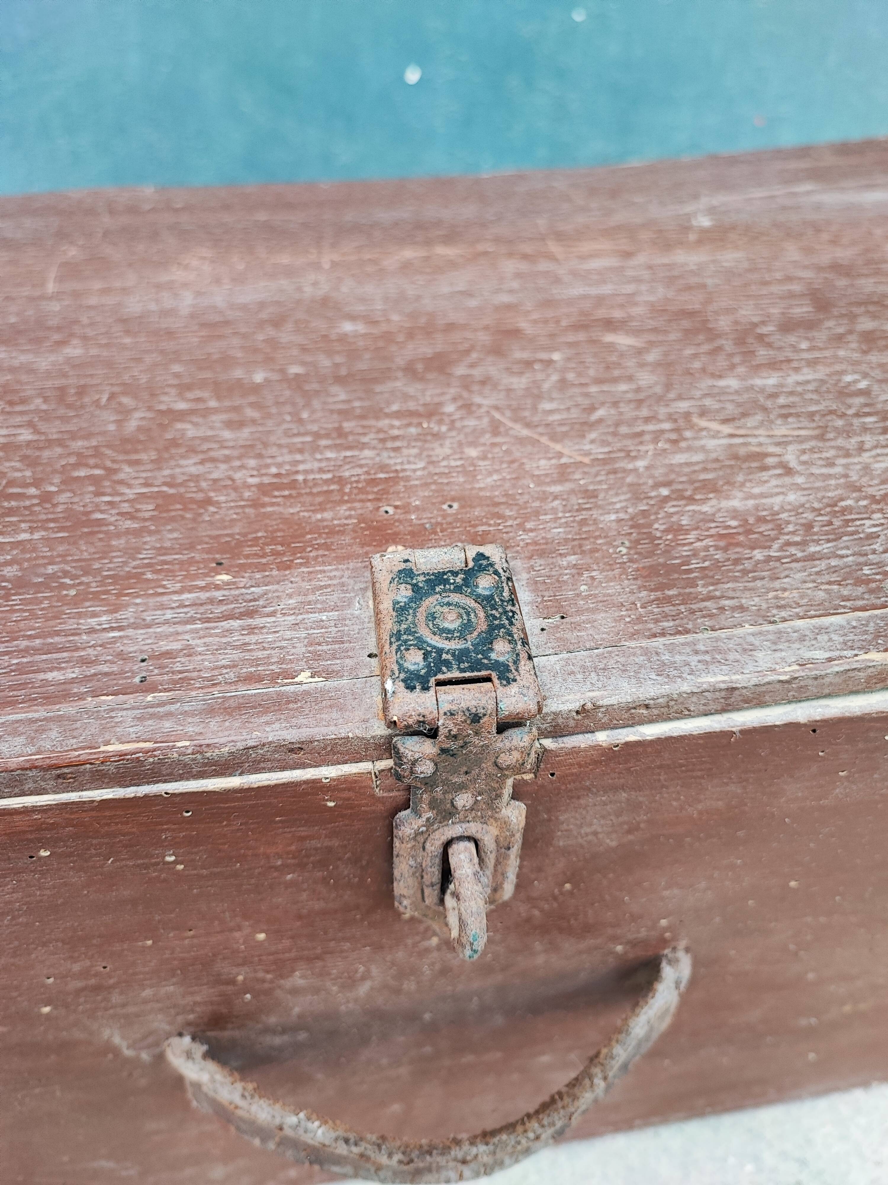 Wooden travel trunk chest