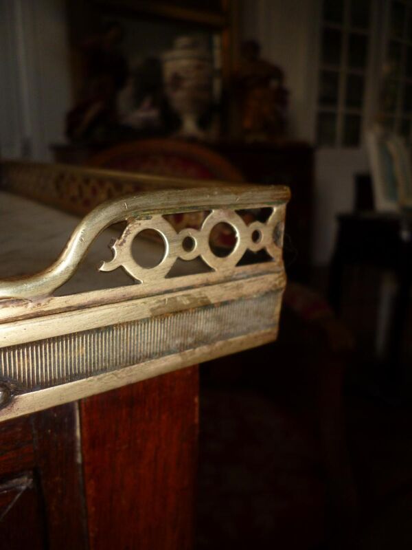 Paire de petites commodes époque XIX e