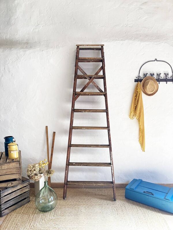 Ancien escabeau de peintre en bois