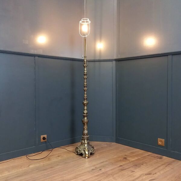 Lampadaire en bronze debout de style baroque français