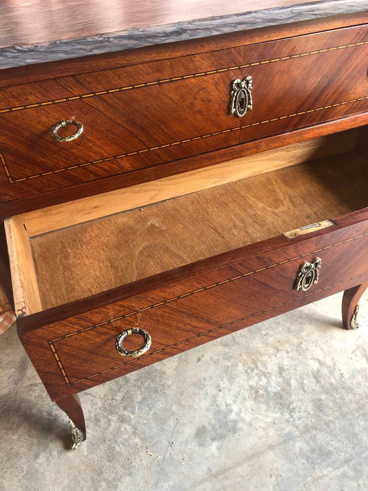 Small chest of drawers in Louis XVI style