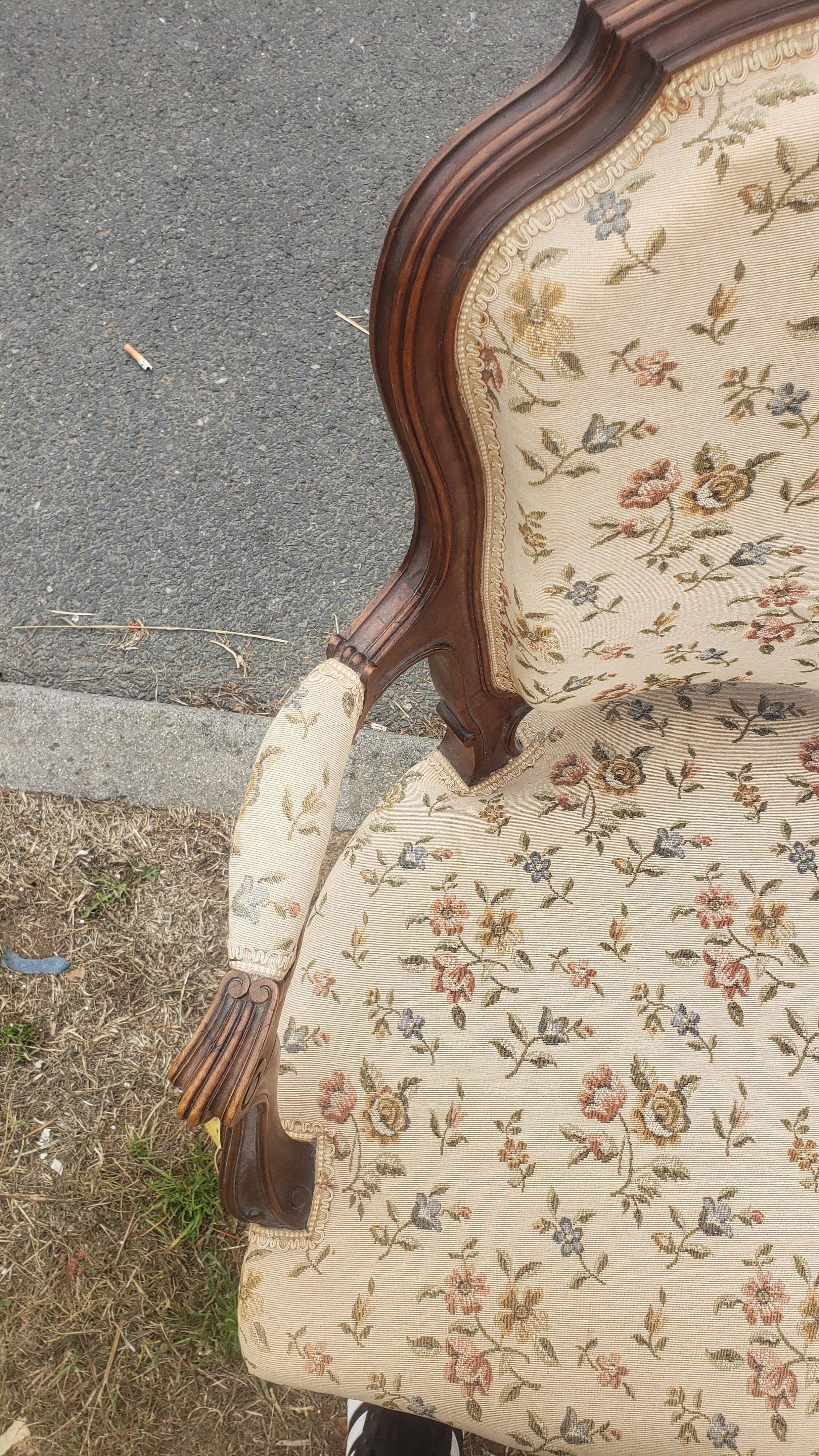 Paire de fauteuils cabriolet