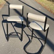 Paire de chaises hautes 1980 cuir et métal