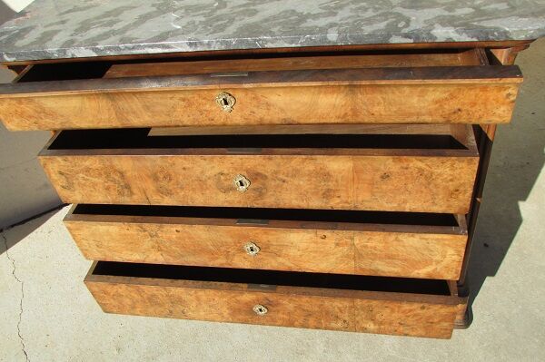 Louis Philippe chest of drawers in Elm and magnifying glass to Elm