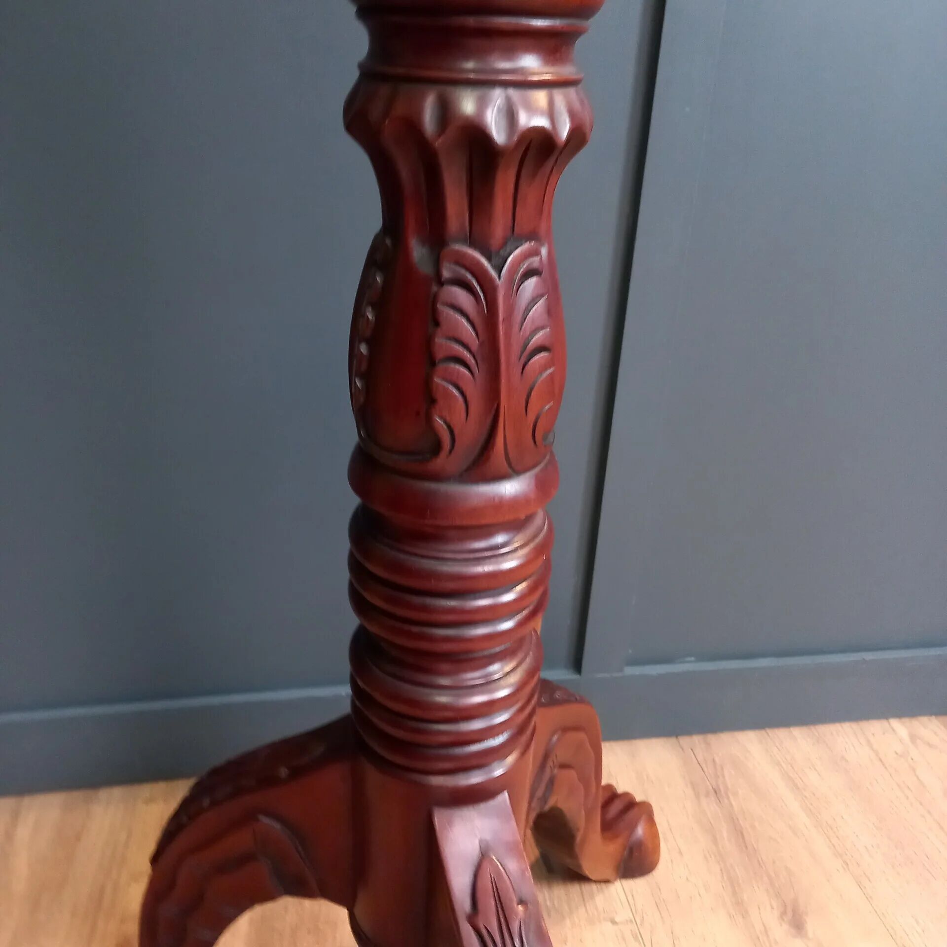 Antique Victorian pedestal