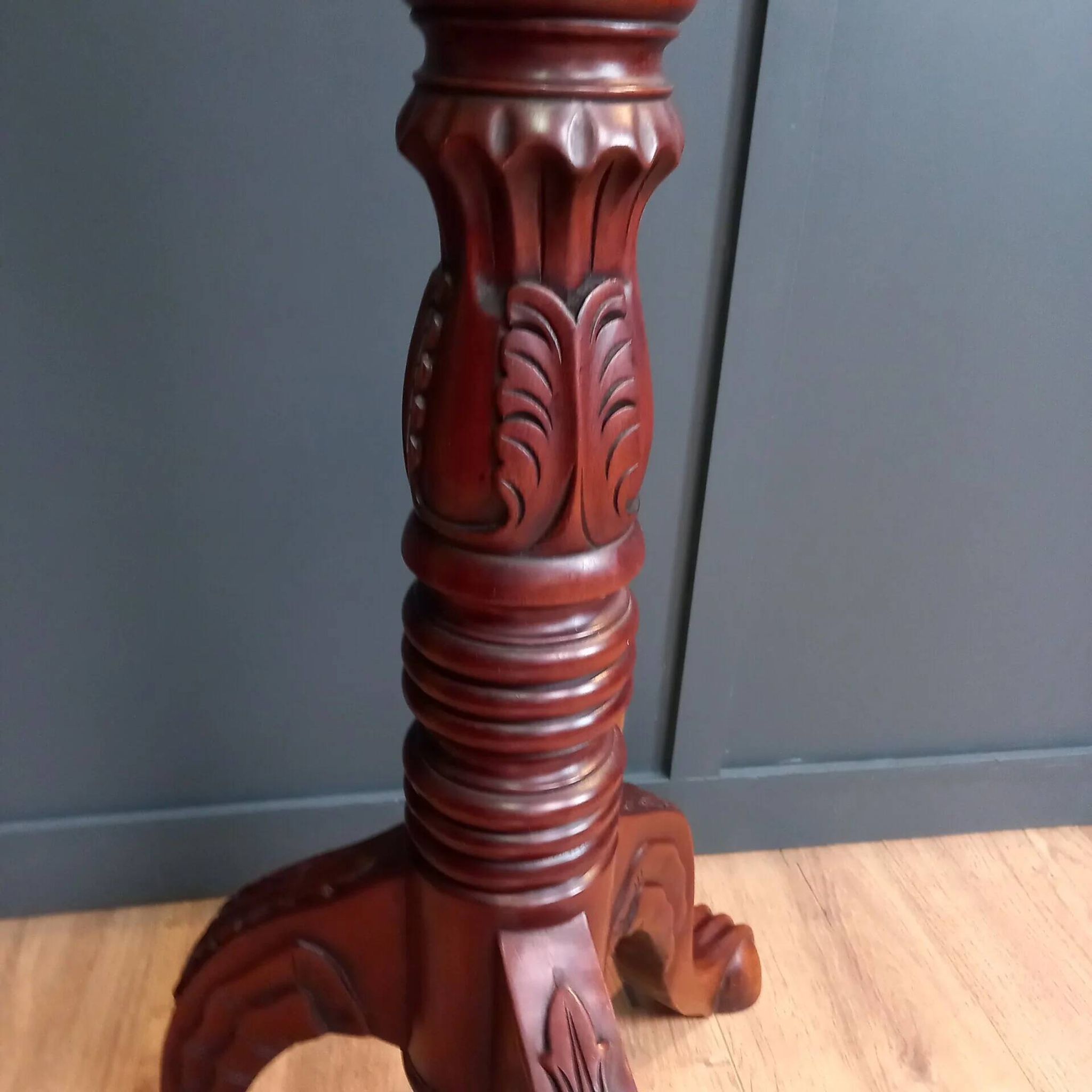 Antique Victorian pedestal