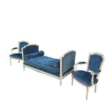 Living room with daybed and two armchairs