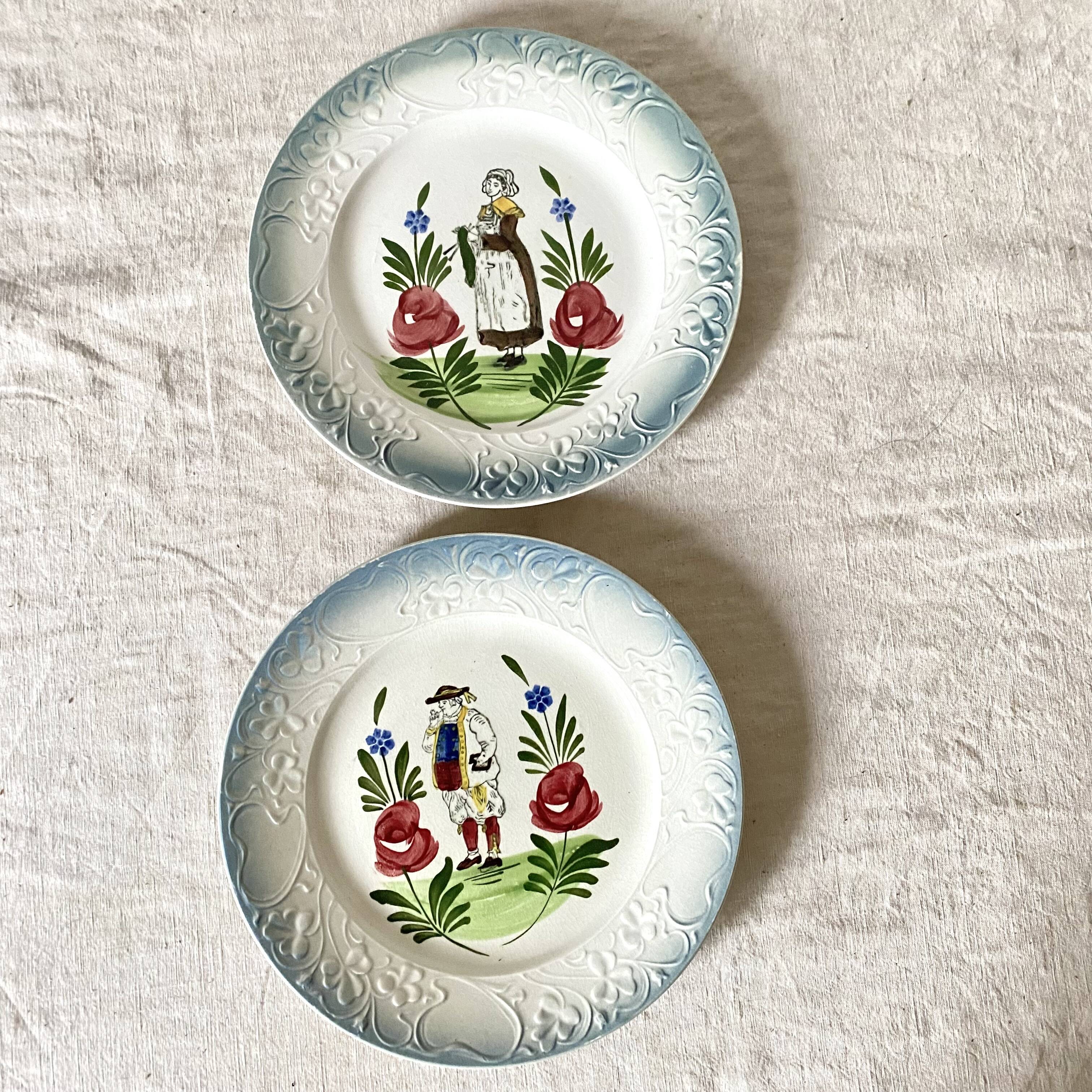 St amand Breton plates, Breton