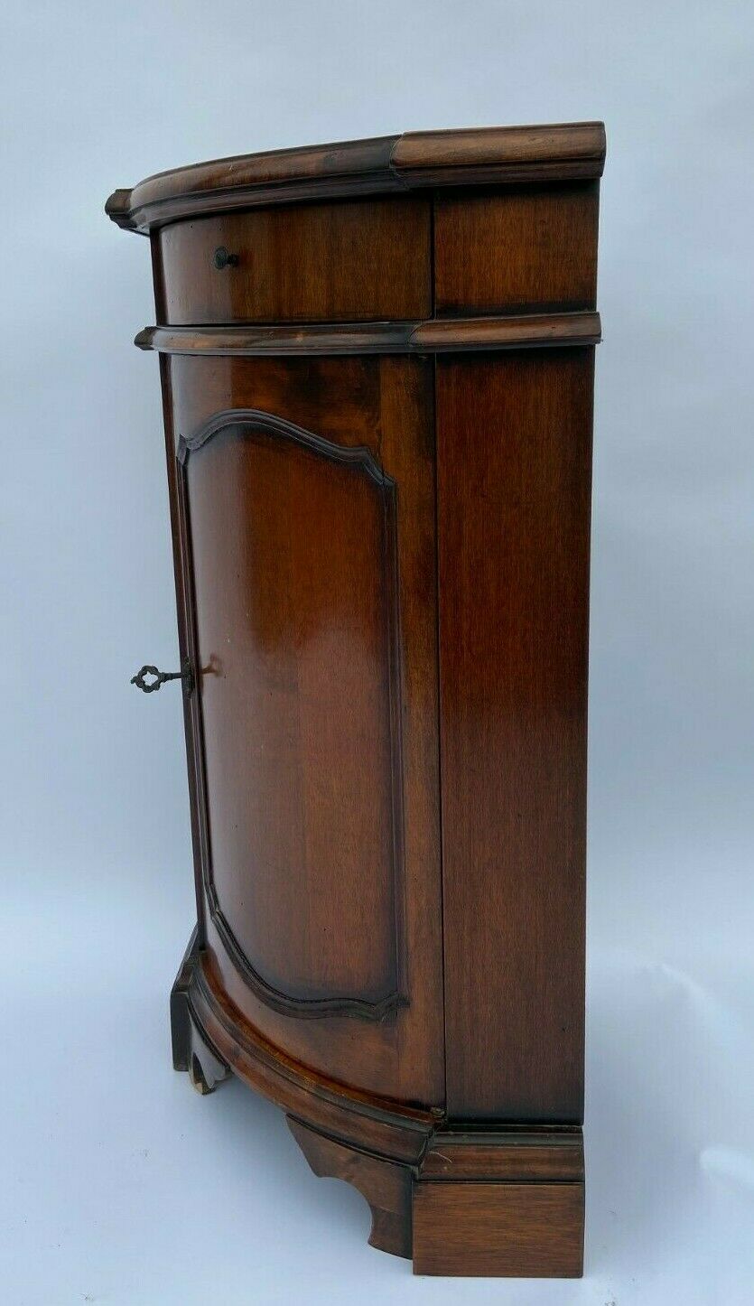 Encoignure 1940 1 door curve 1 small drawer