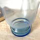 Carafe ancienne en verre bleu