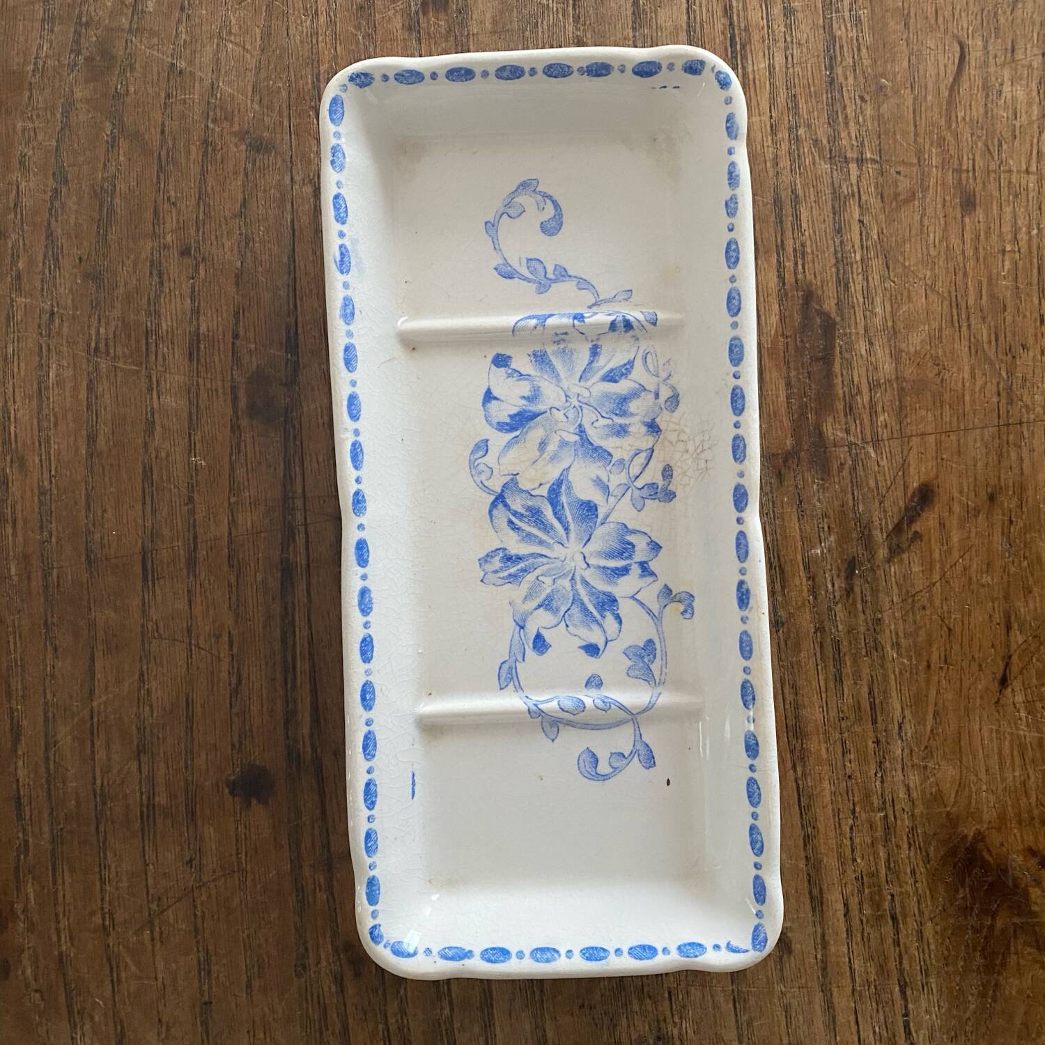 Azalea iron earth soap dish