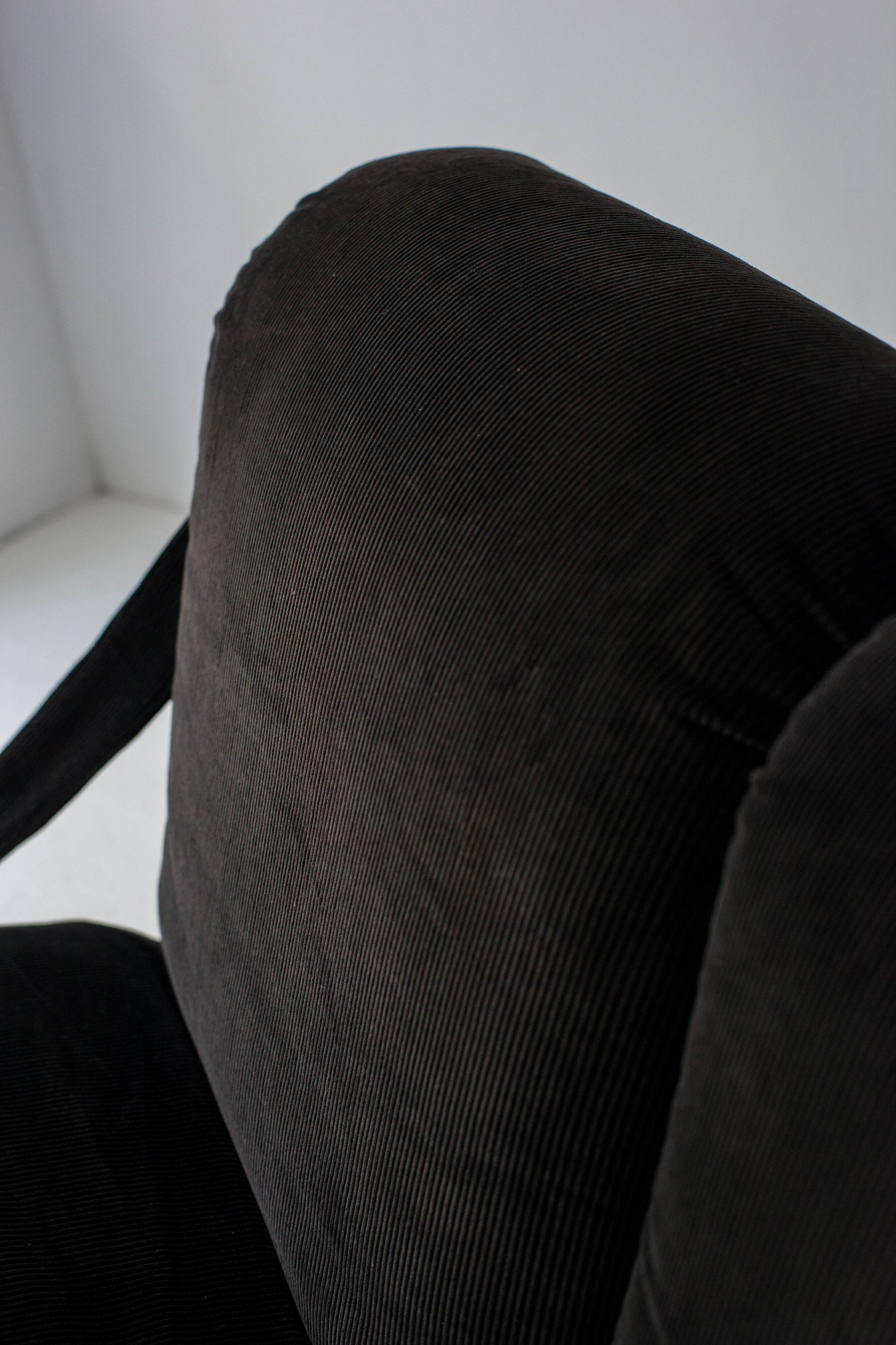 ‘IN' 2-seater by Roberto Lera for Art & Form Italy