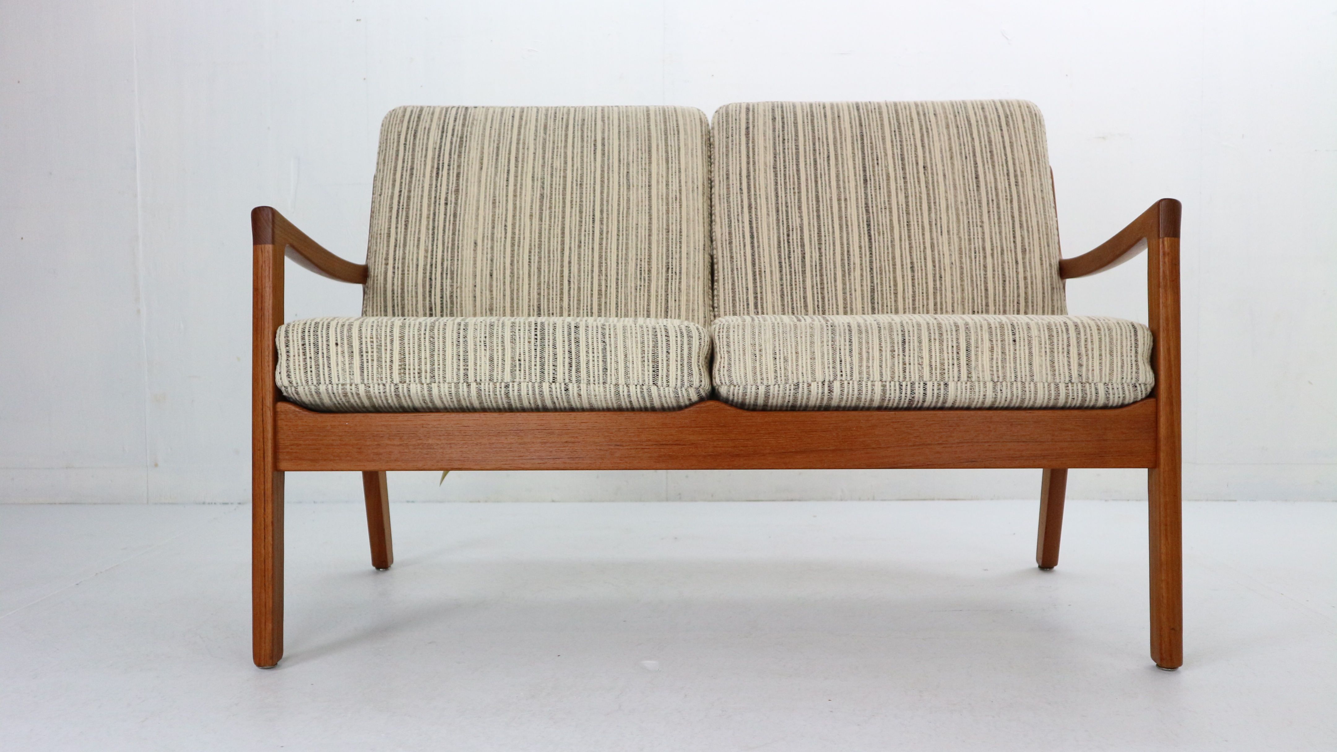 Ole Wanscher Senator 166 Teak 2-Seater Sofa for France & Søn, 1960 Denmark