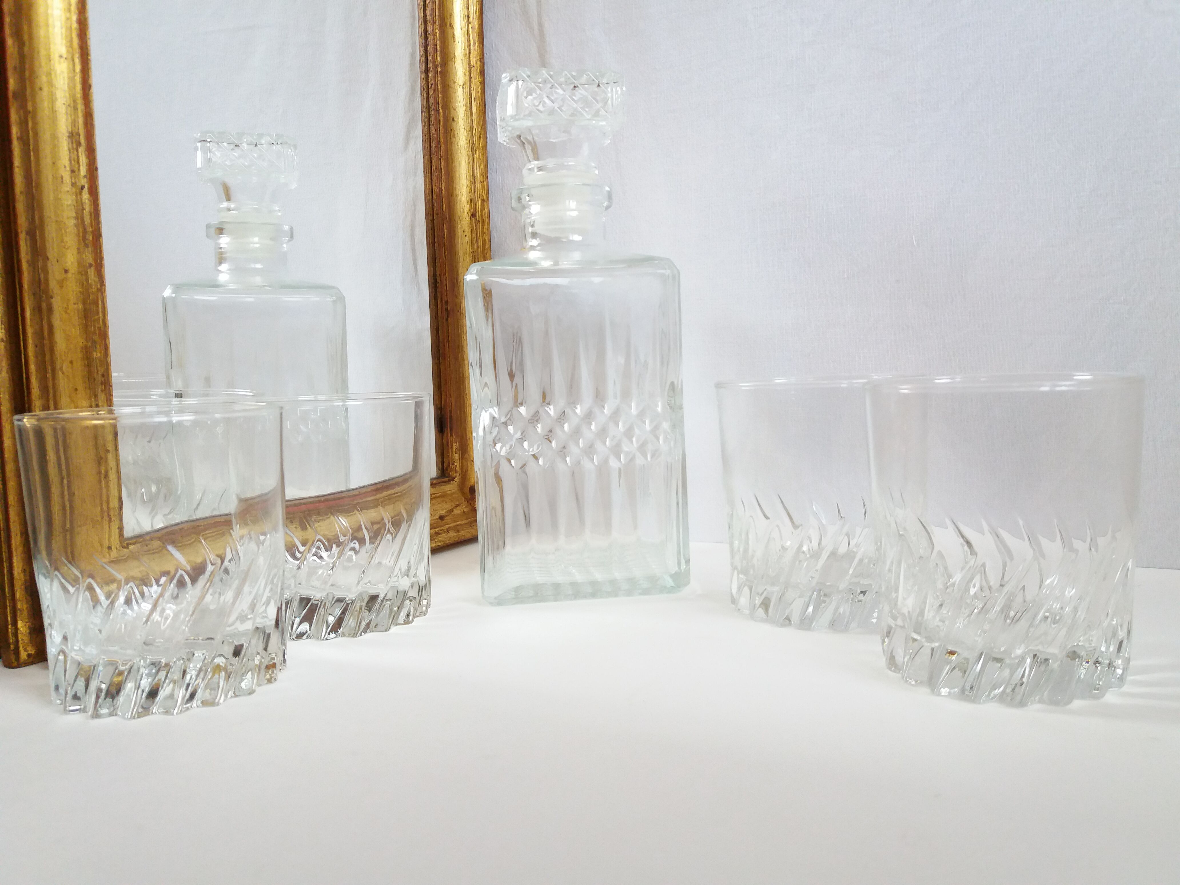 Carafe and whisky glasses service