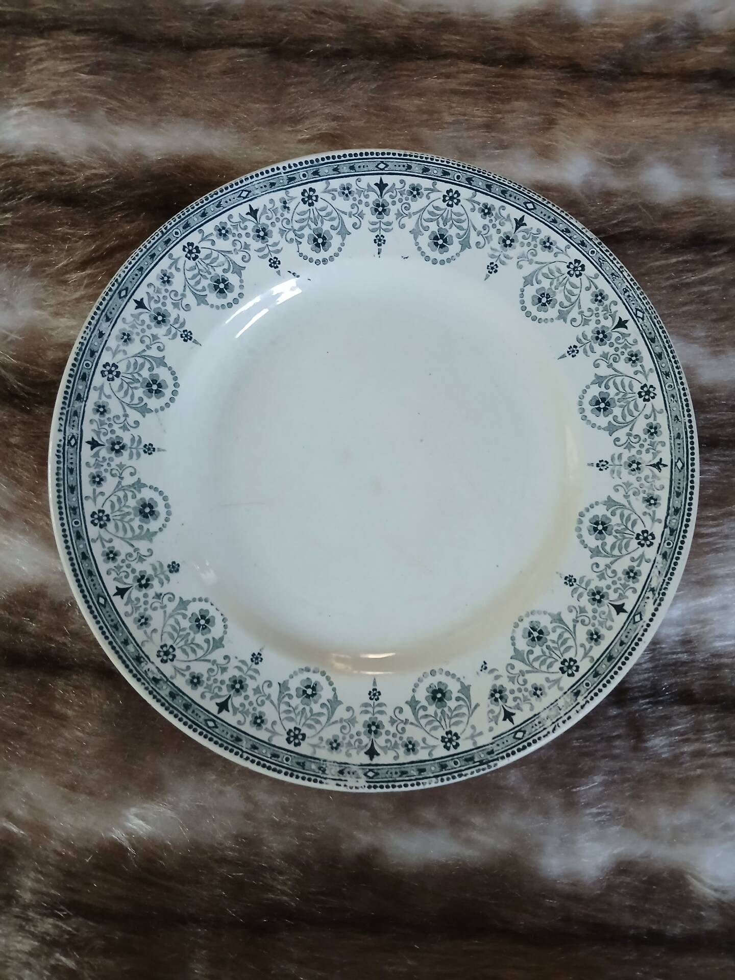20 mismatched antique flat plates in ironstone