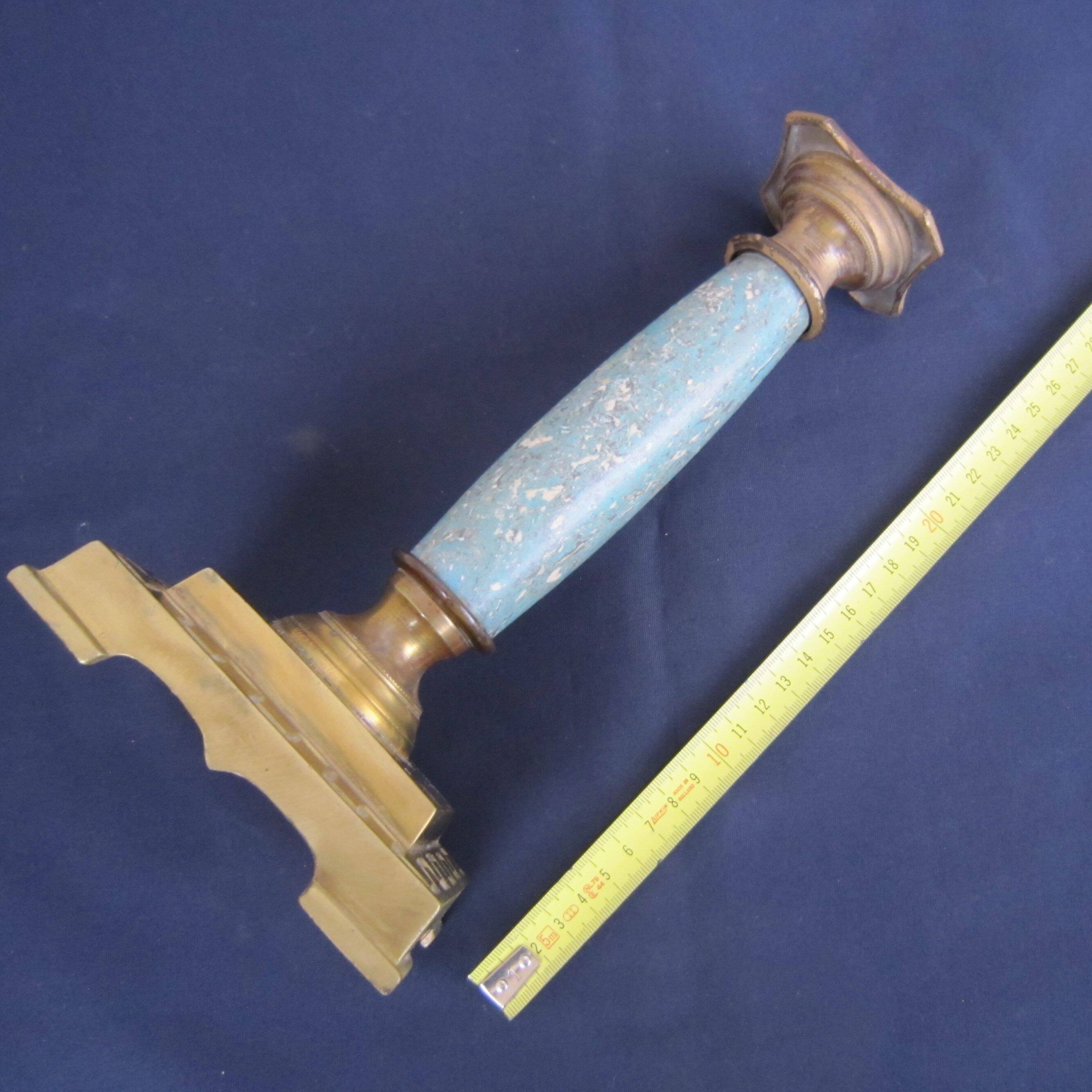Ancien pied de lampe, en bronze